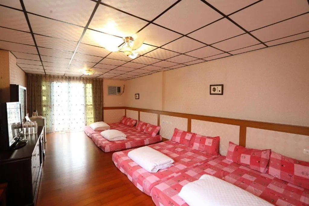 Bed in First Place B&B (Hualien Railway Station)