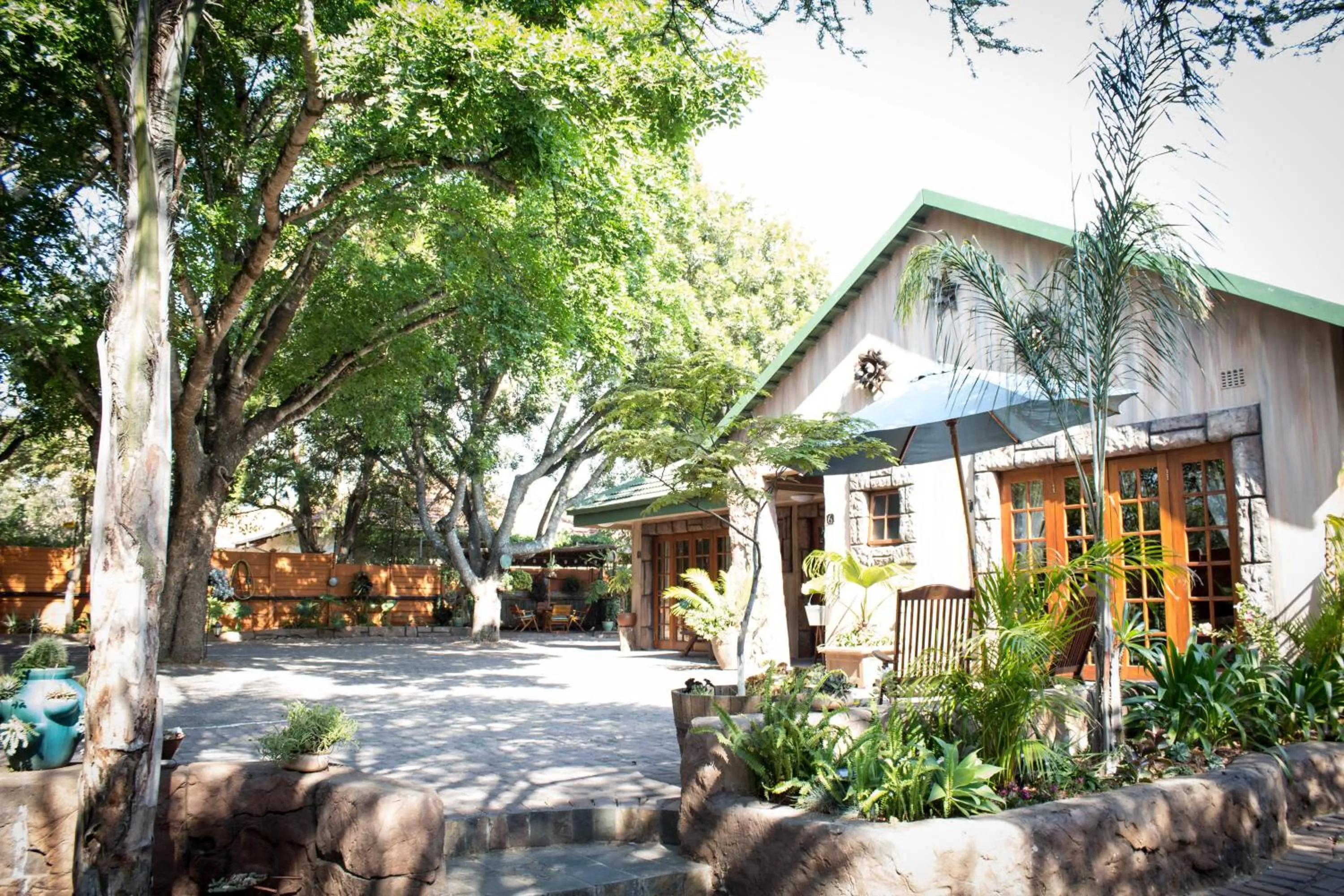 Facade/entrance in 61 On Ireland Guest House and Conferencing