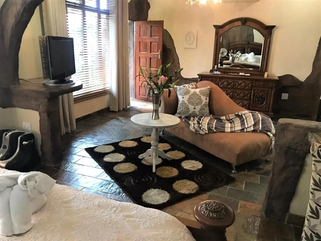 TV and multimedia, Bed in 61 On Ireland Guest House and Conferencing