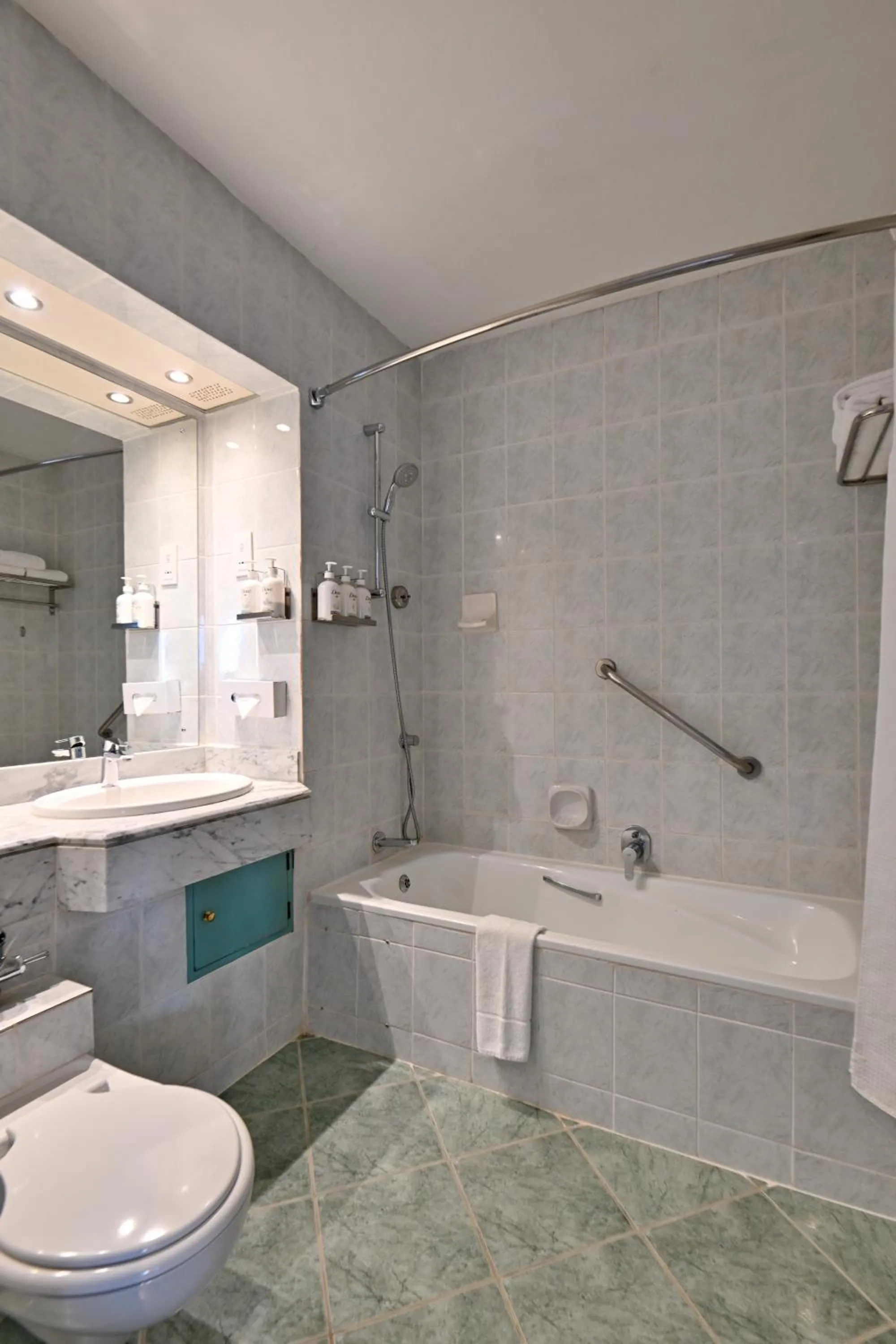 Shower in Holiday Inn - Mutare by IHG