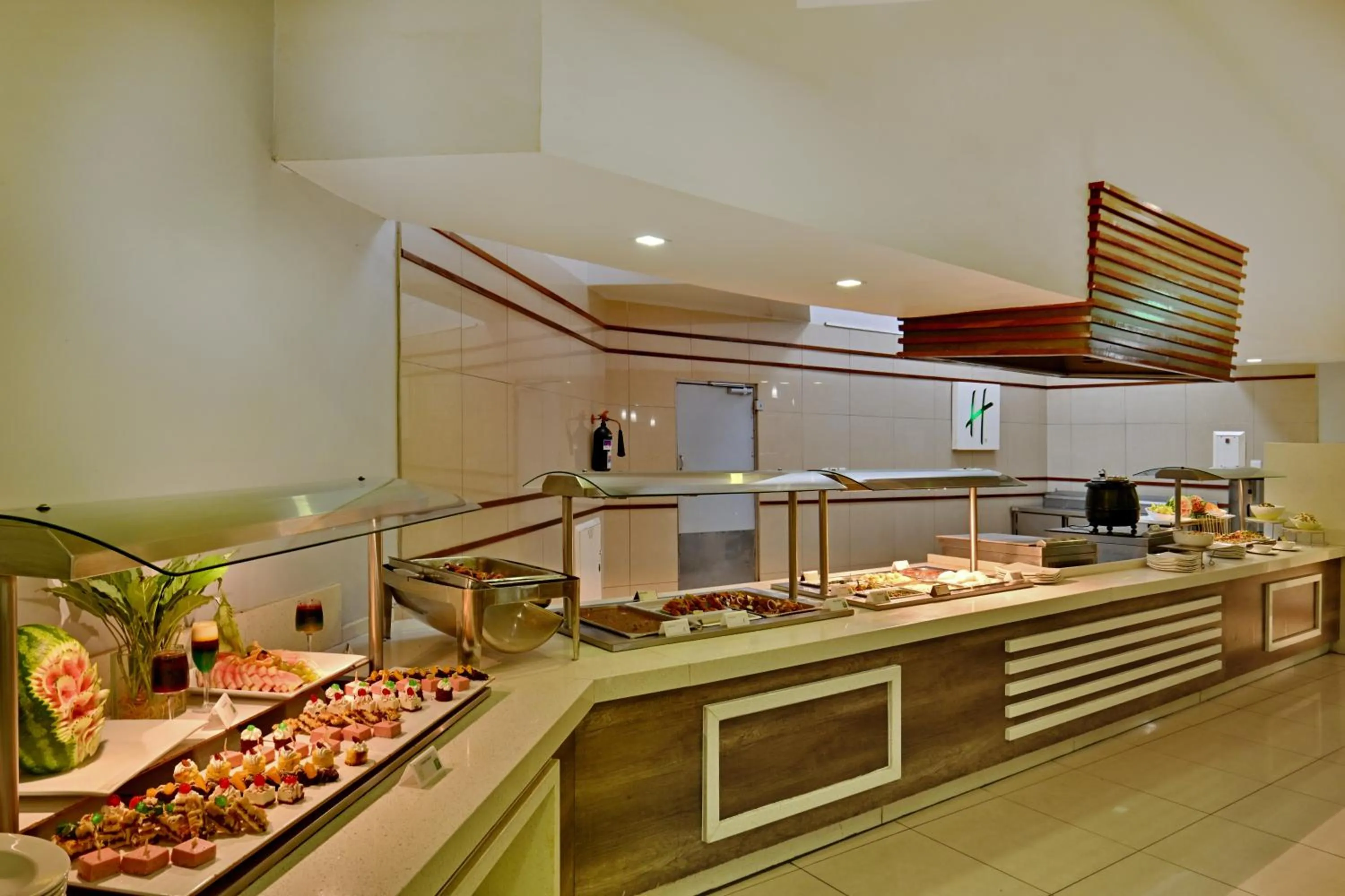 Food and drinks in Holiday Inn - Mutare by IHG