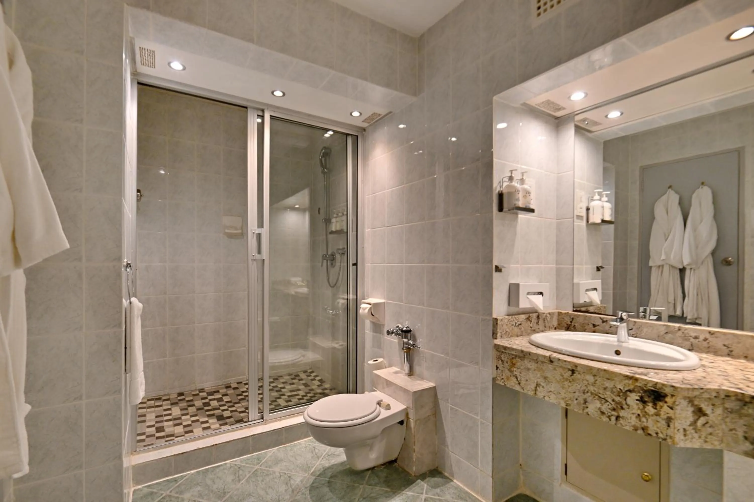 Shower in Holiday Inn - Mutare by IHG