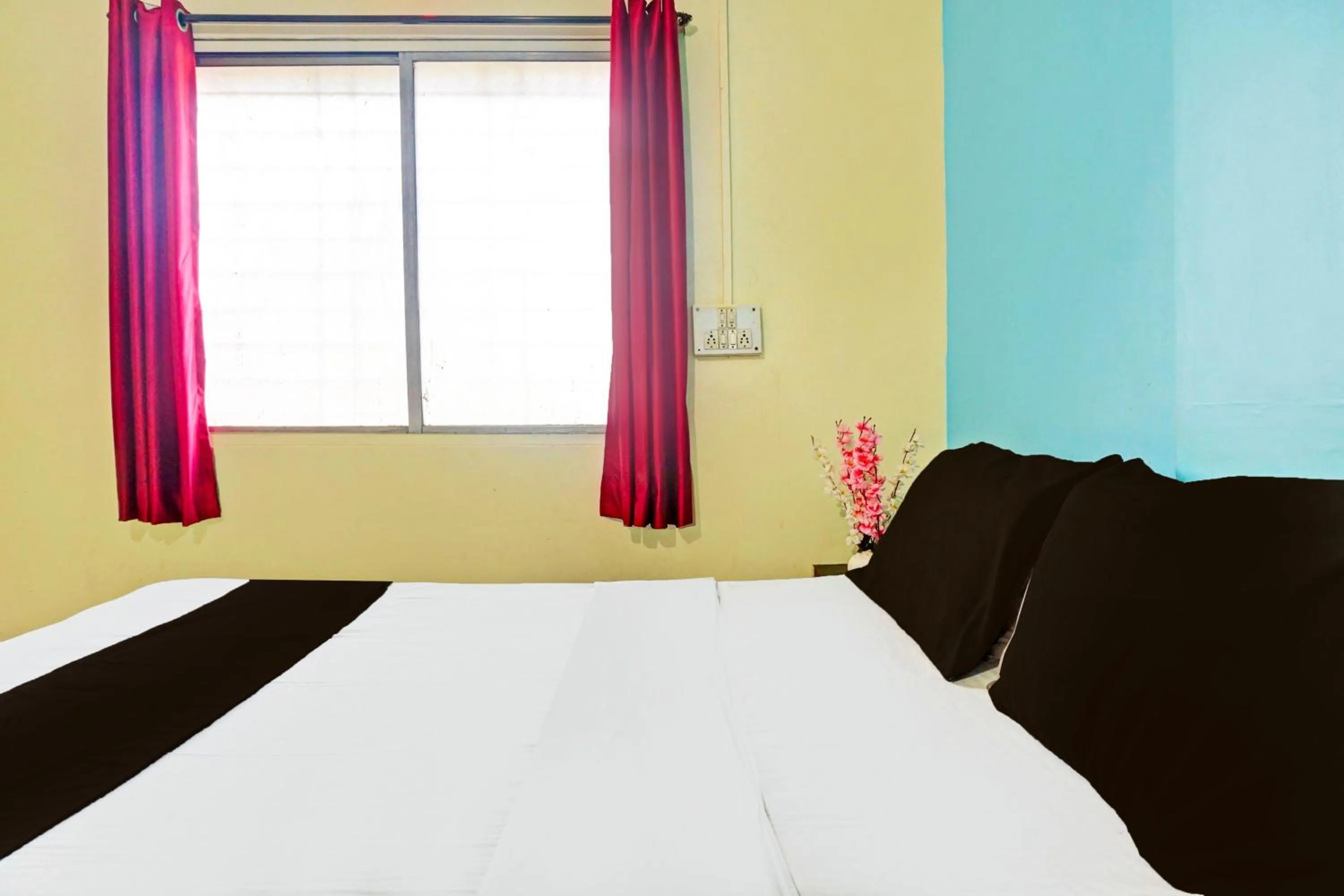 Bedroom, Bed in Hotel O Swagat Lodge