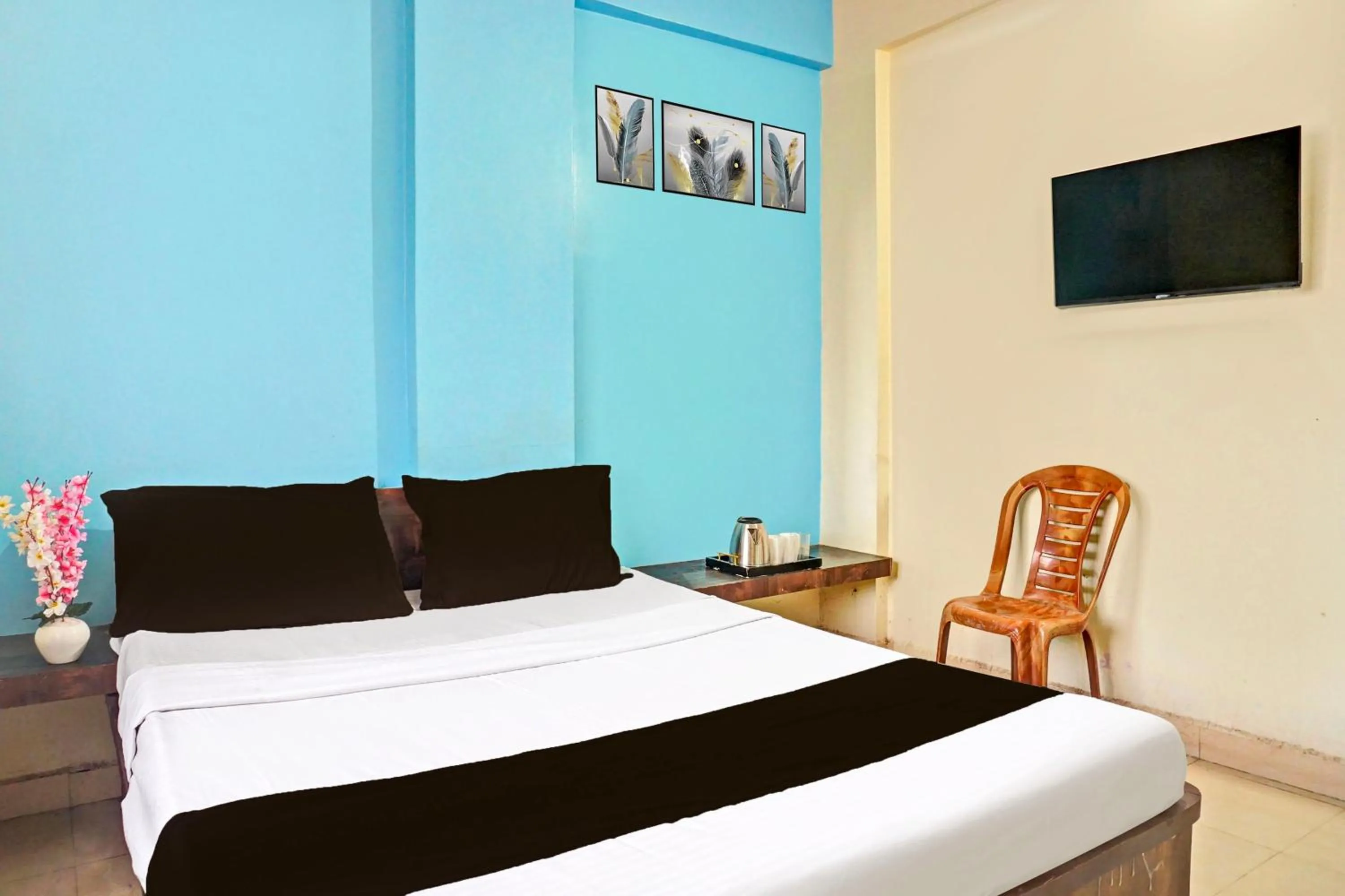 Bedroom, Bed in Hotel O Swagat Lodge