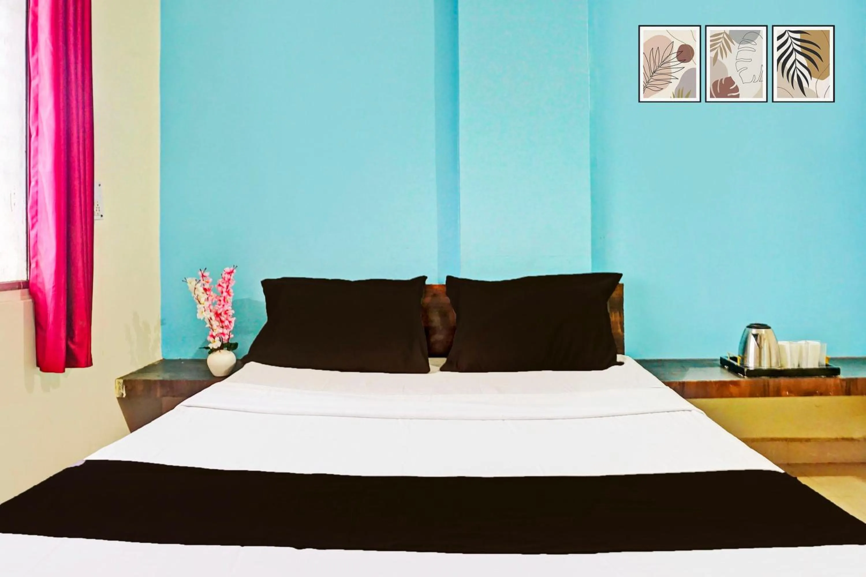 Bedroom, Bed in Hotel O Swagat Lodge