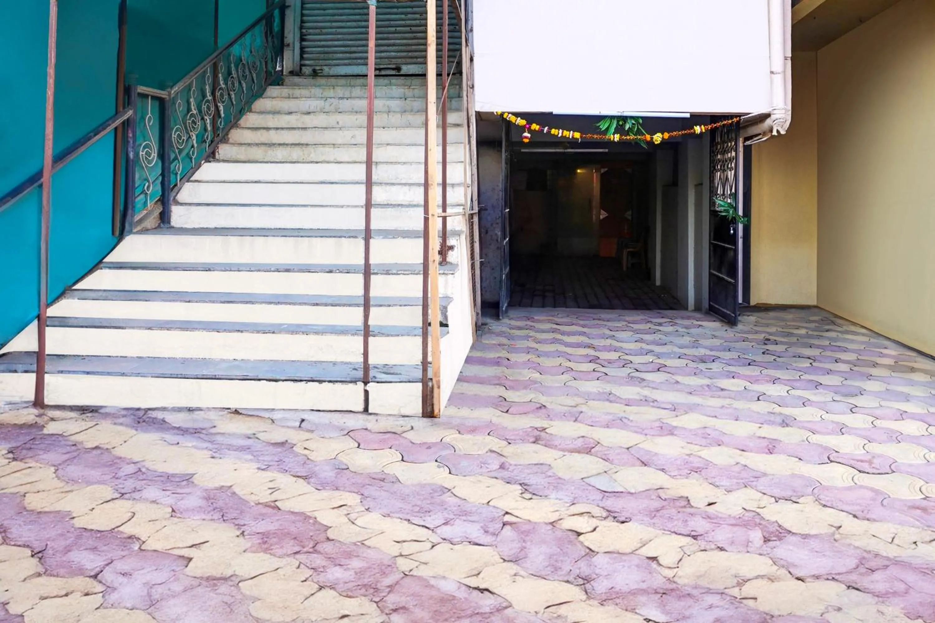 Facade/entrance in Hotel O Swagat Lodge