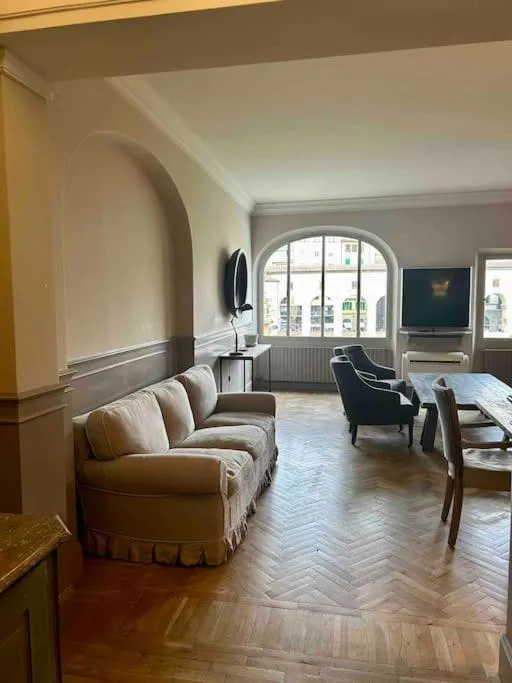 TV and multimedia in Luxury River View