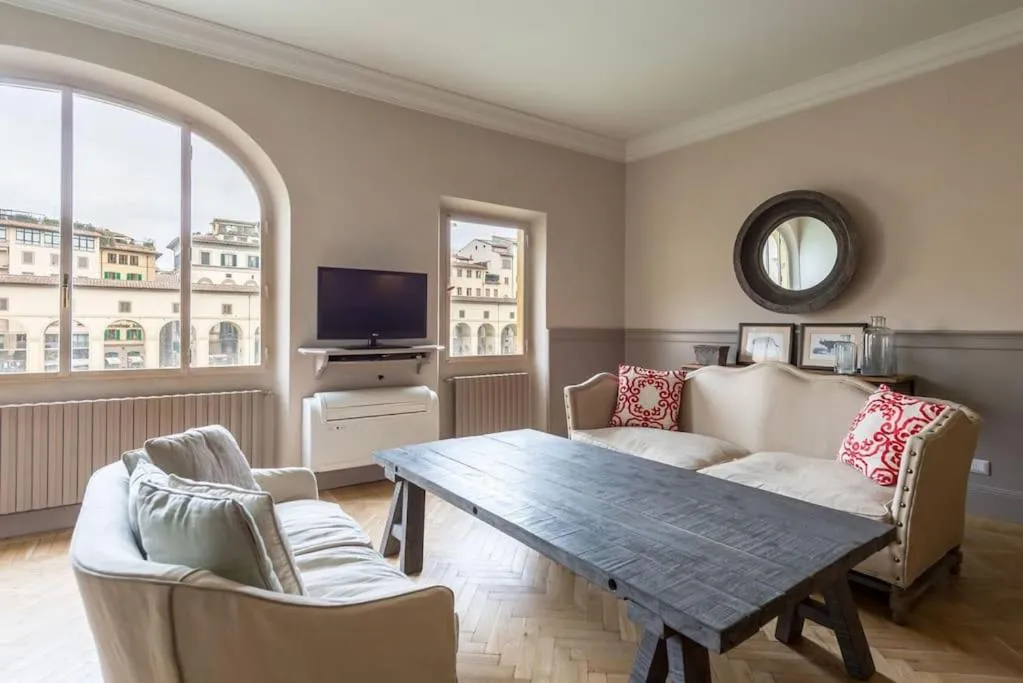 TV and multimedia in Luxury River View