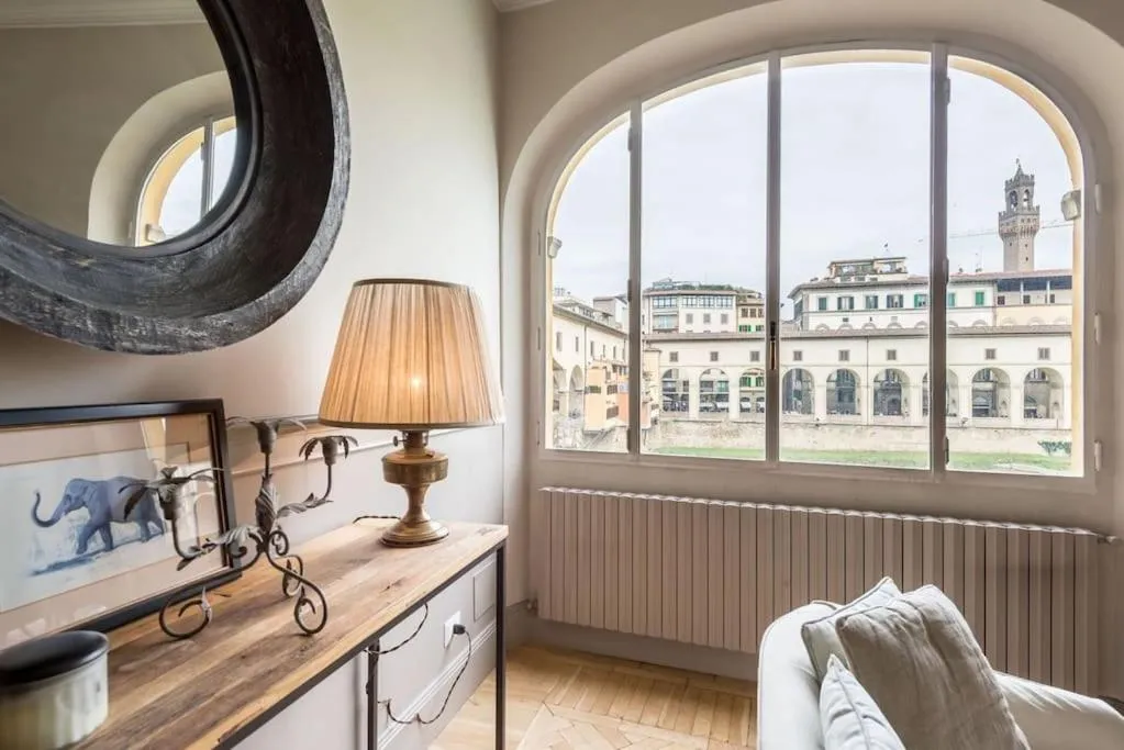 Two-Bedroom Apartment in Luxury River View