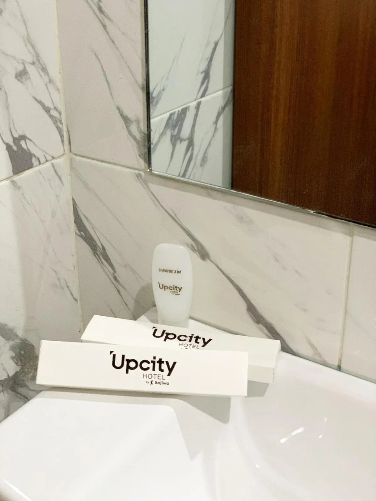 Bathroom in Upcity Hotel Simpang Lima By Sajiwa