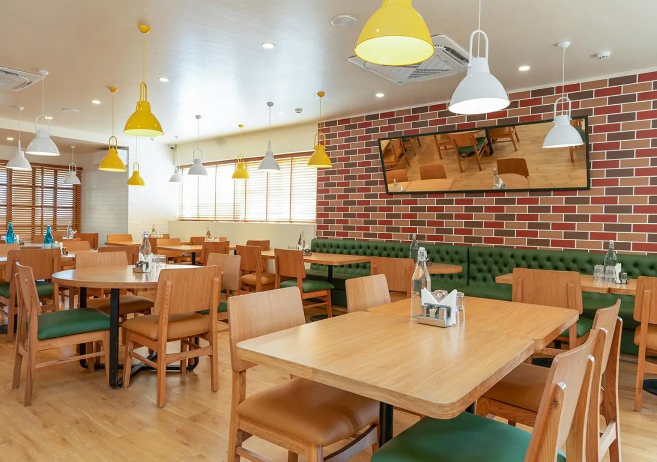 Restaurant/places to eat in Bloom Hotel - Balewadi