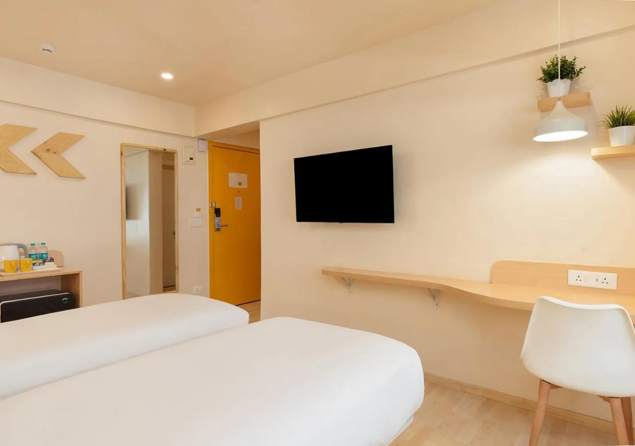 Bedroom, Bed in Bloom Hotel - Balewadi