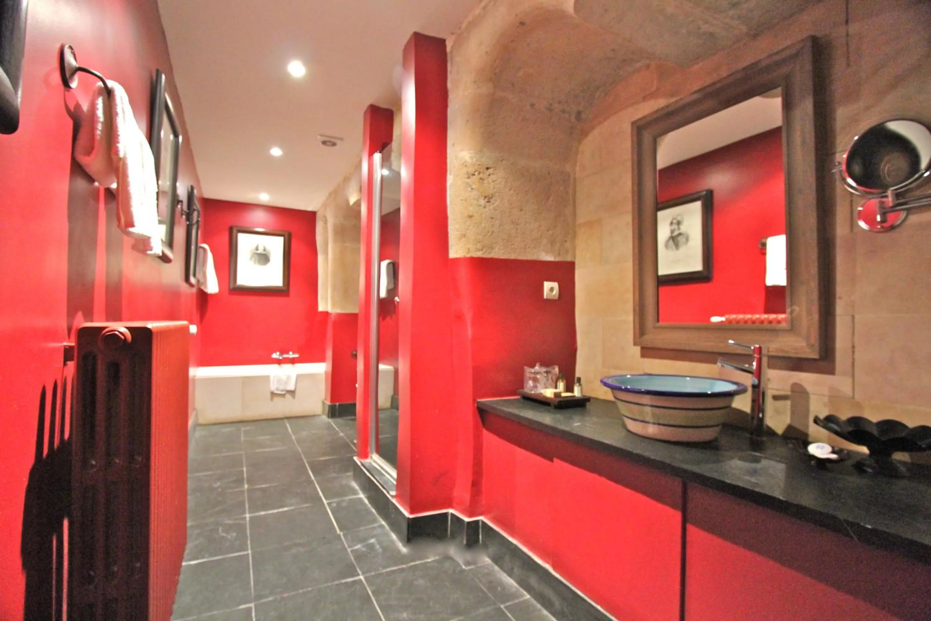 Bathroom in Posada Real Castillo del Buen Amor