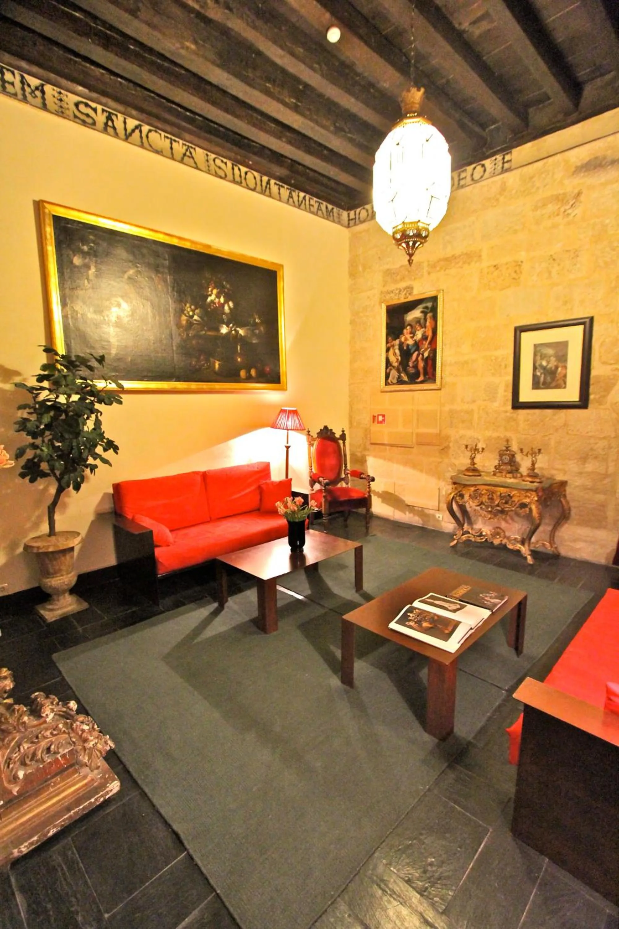 Living room in Posada Real Castillo del Buen Amor