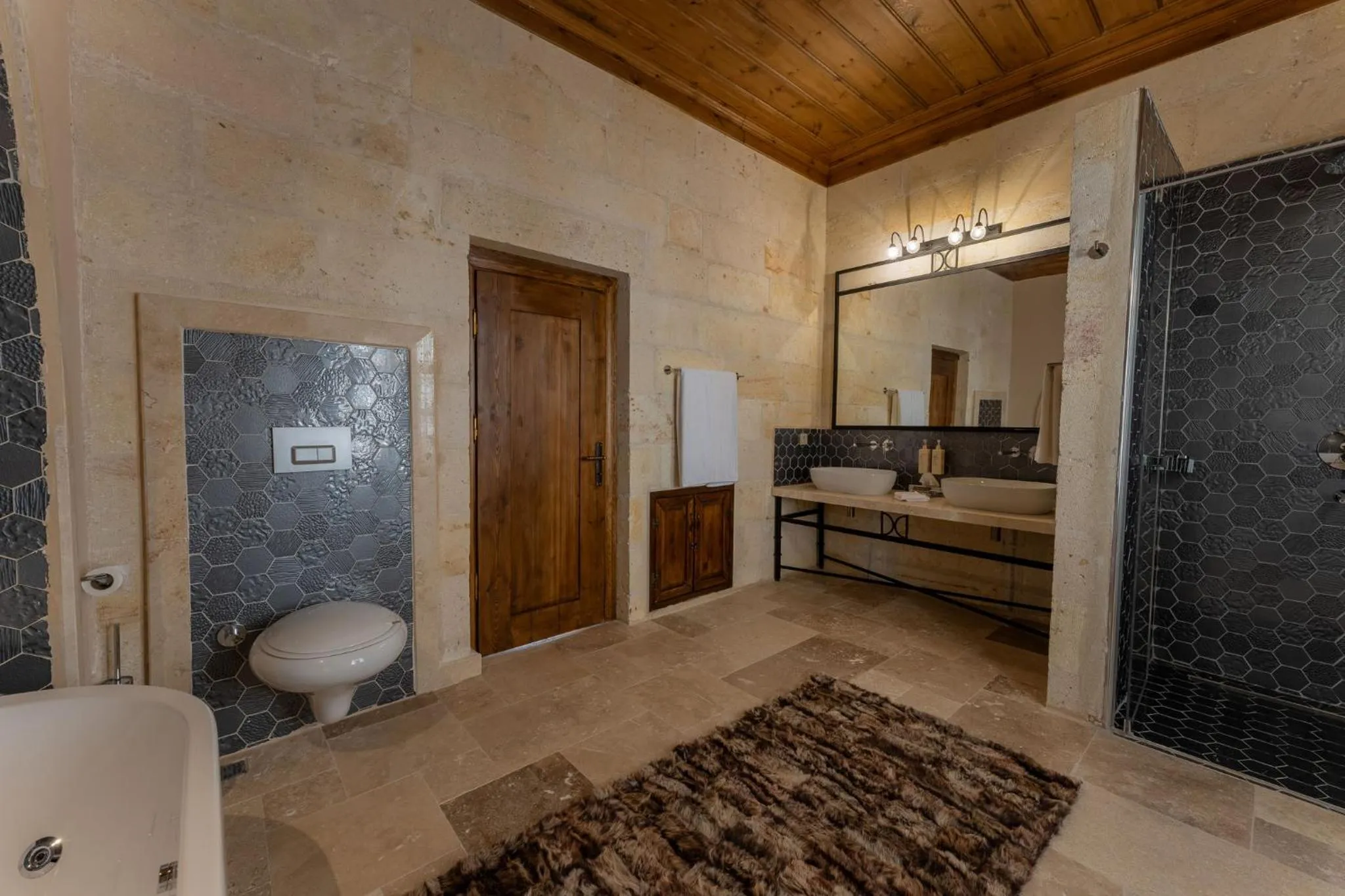 Shower in Asmalı Konak Cave Suites