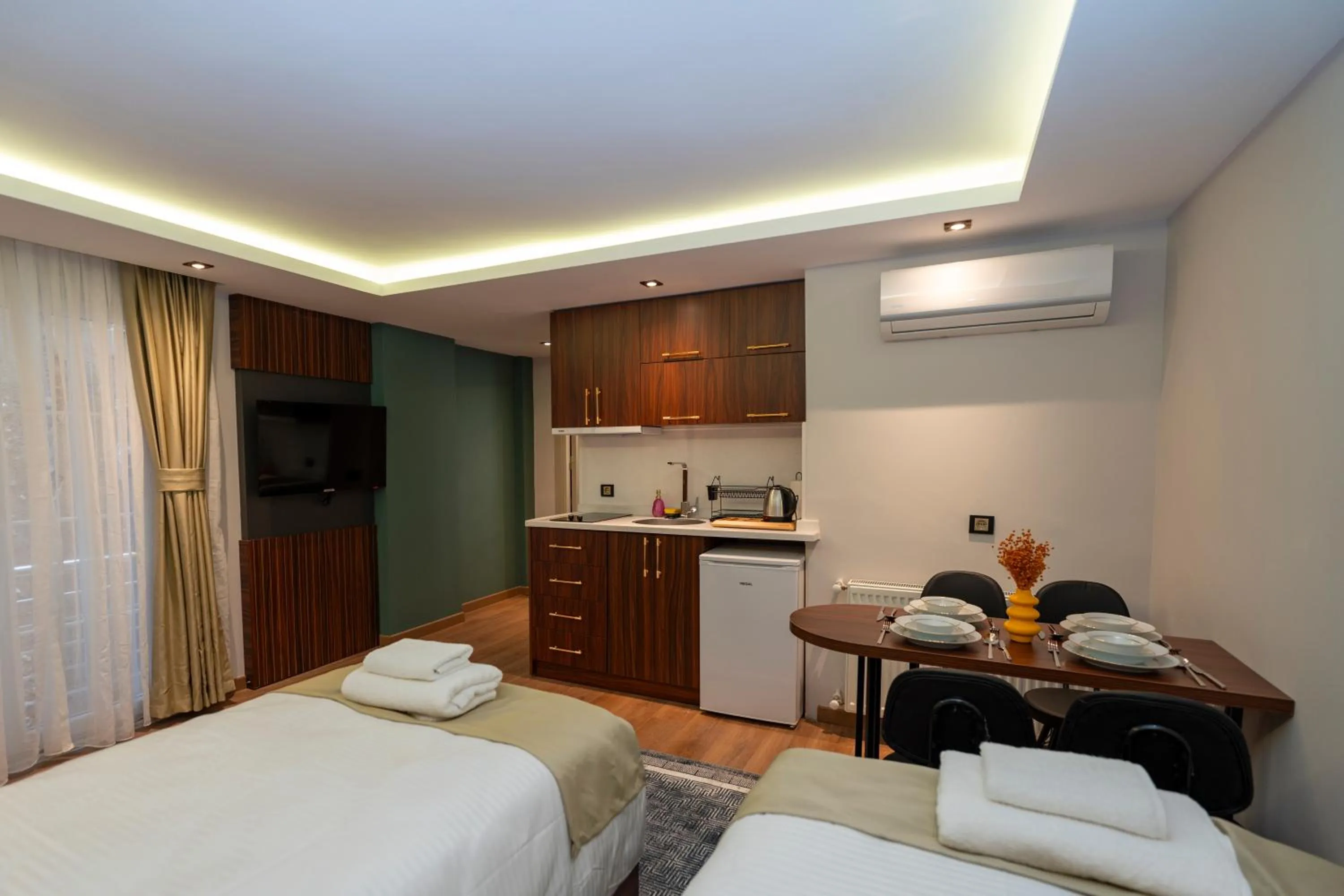 TV and multimedia, Bed in THE MUA LUXURY HOMEs