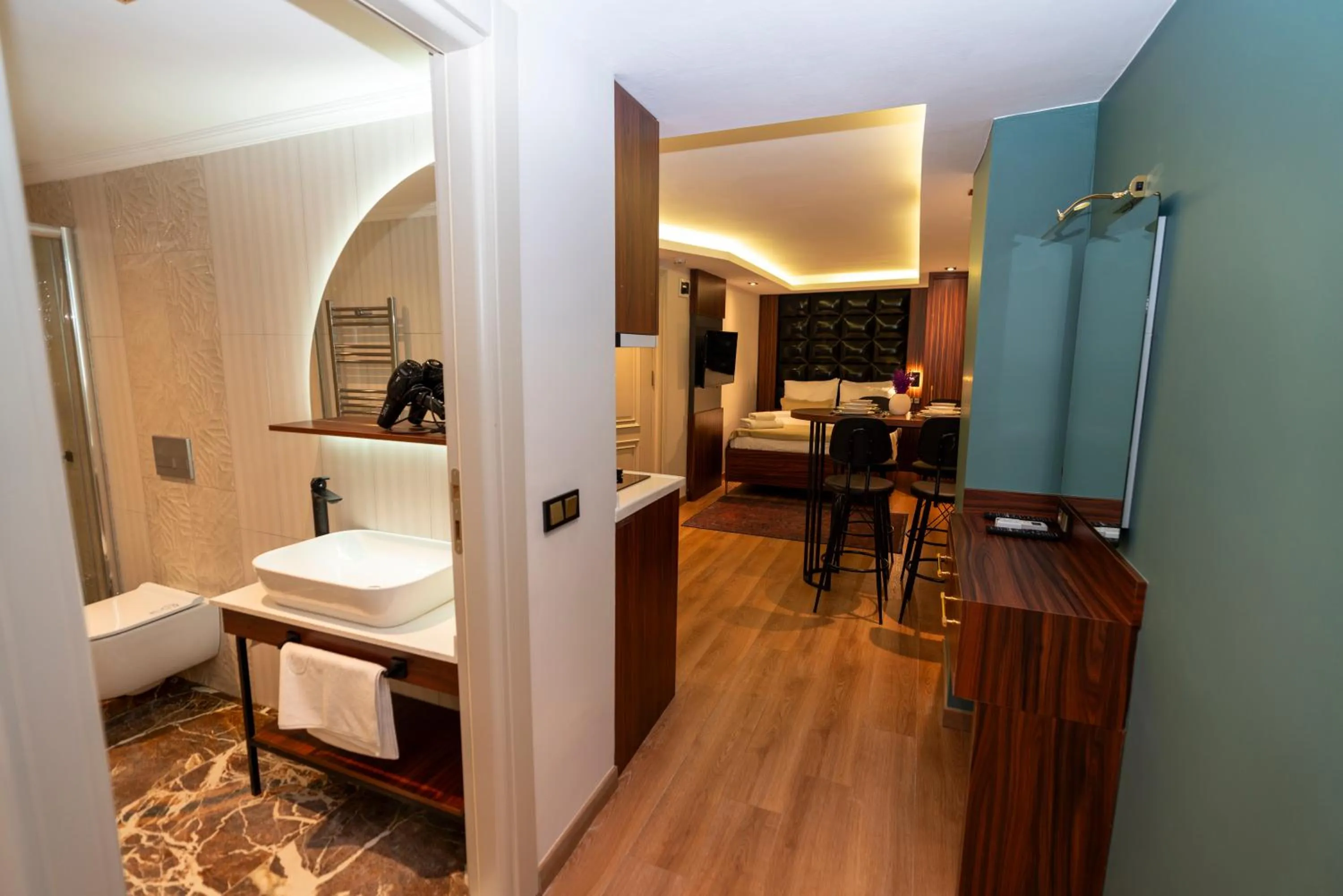 Bathroom in THE MUA LUXURY HOMEs