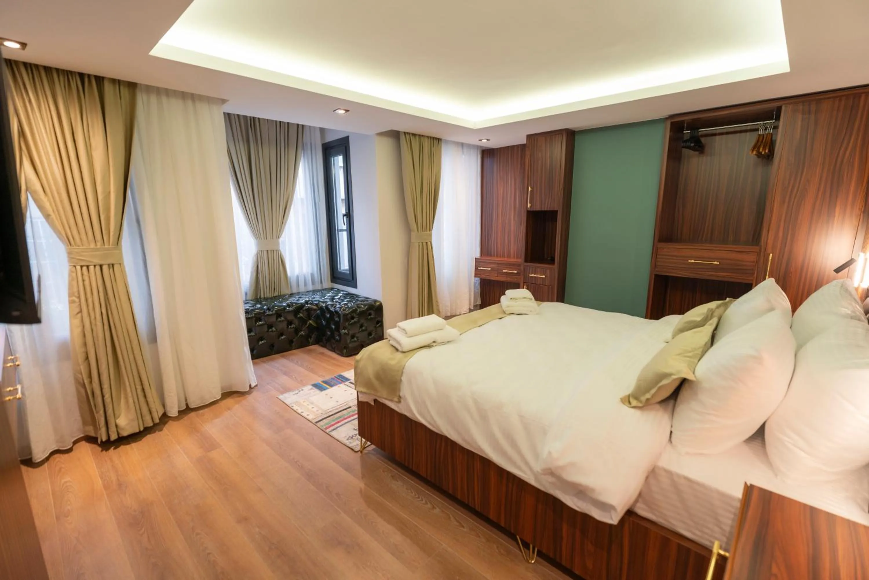 Photo of the whole room, Bed in THE MUA LUXURY HOMEs