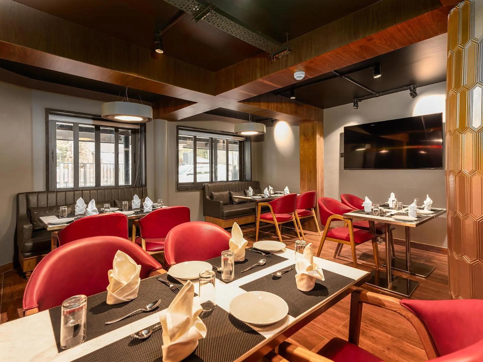 Restaurant/places to eat in The Vale Lodge