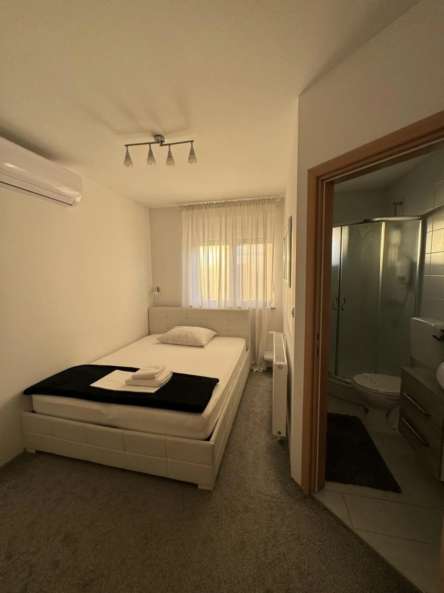 King Room in Pansion Komfor Fitea