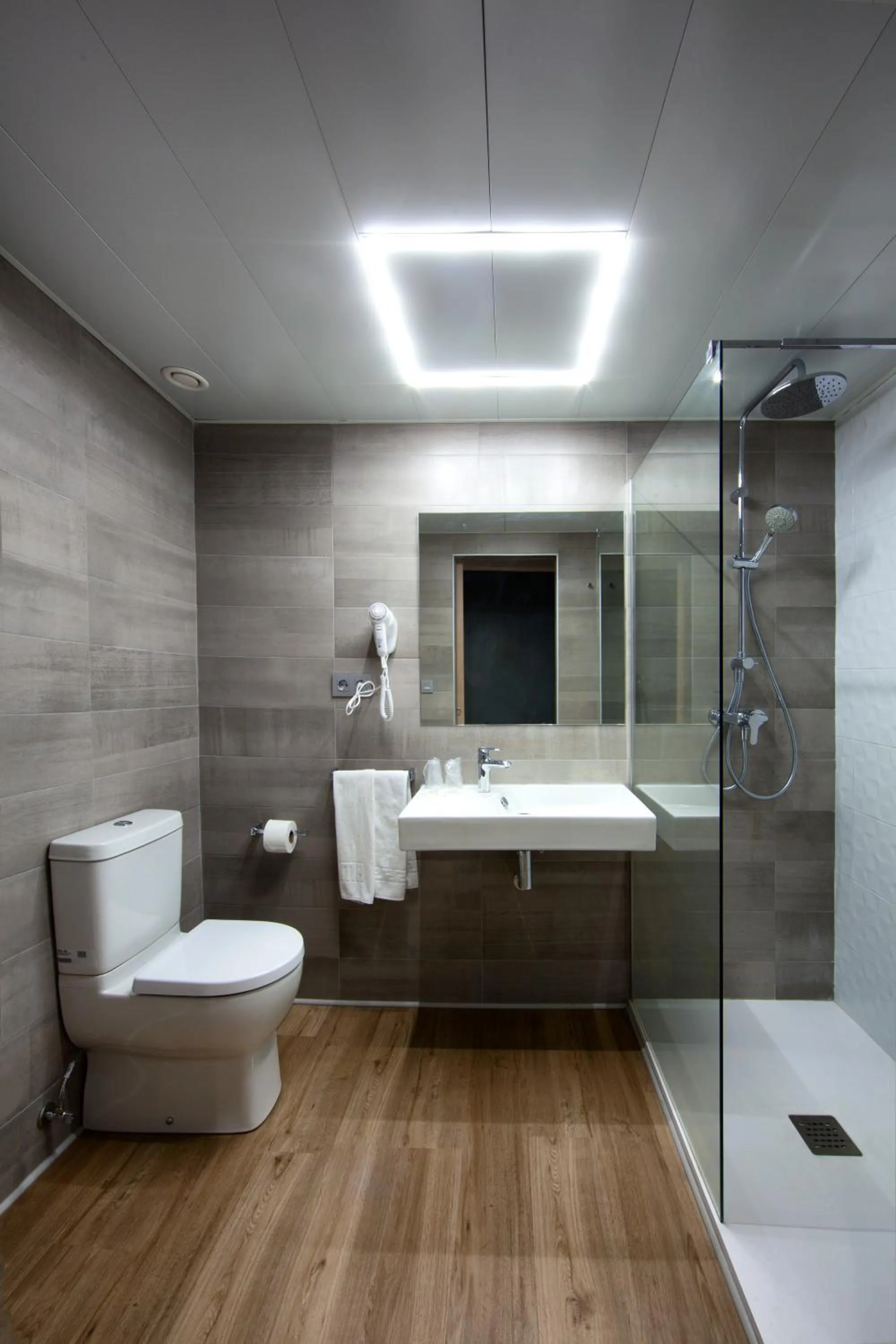 Shower in Hotel Cuco