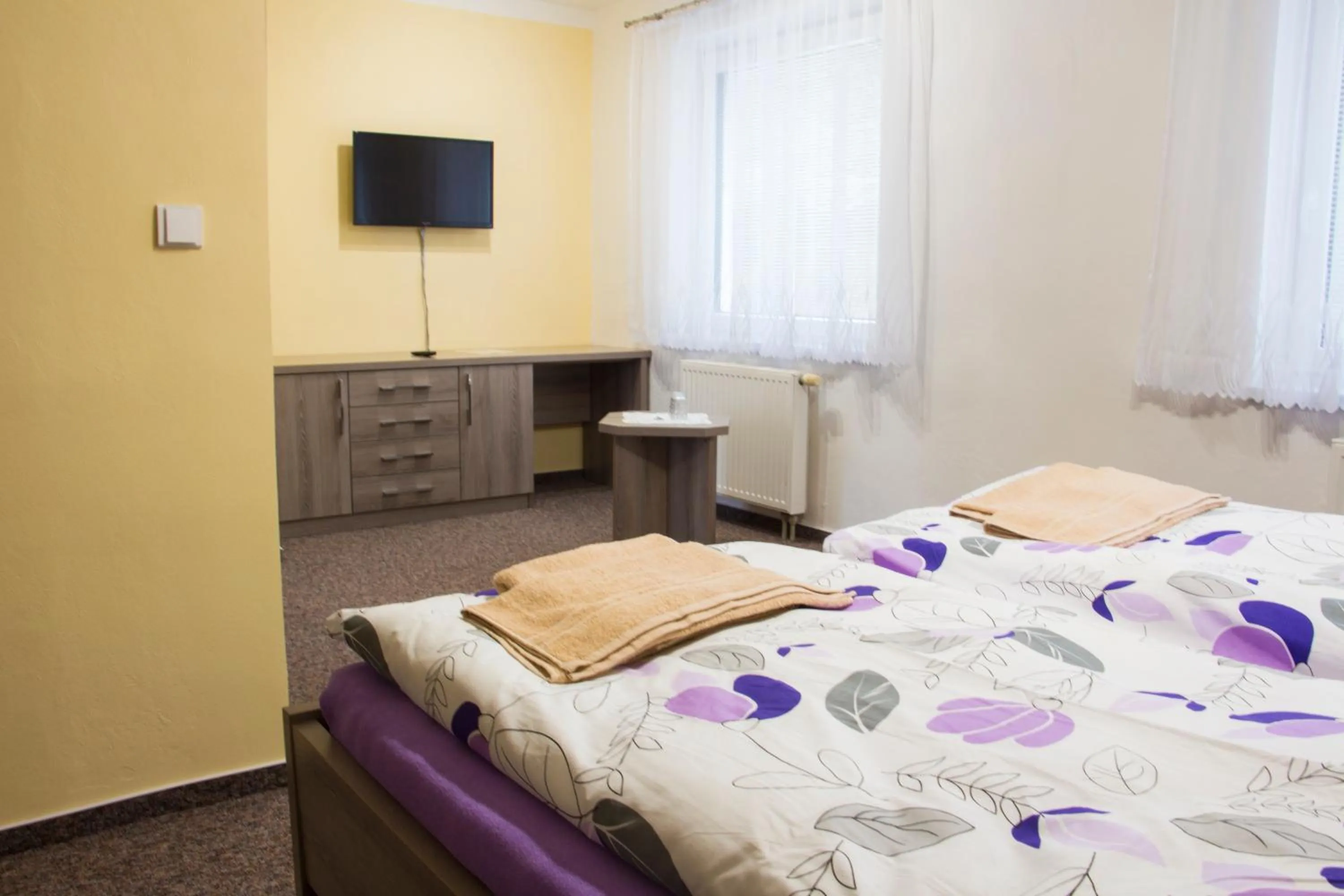 Property building, Bed in Motel Pávov
