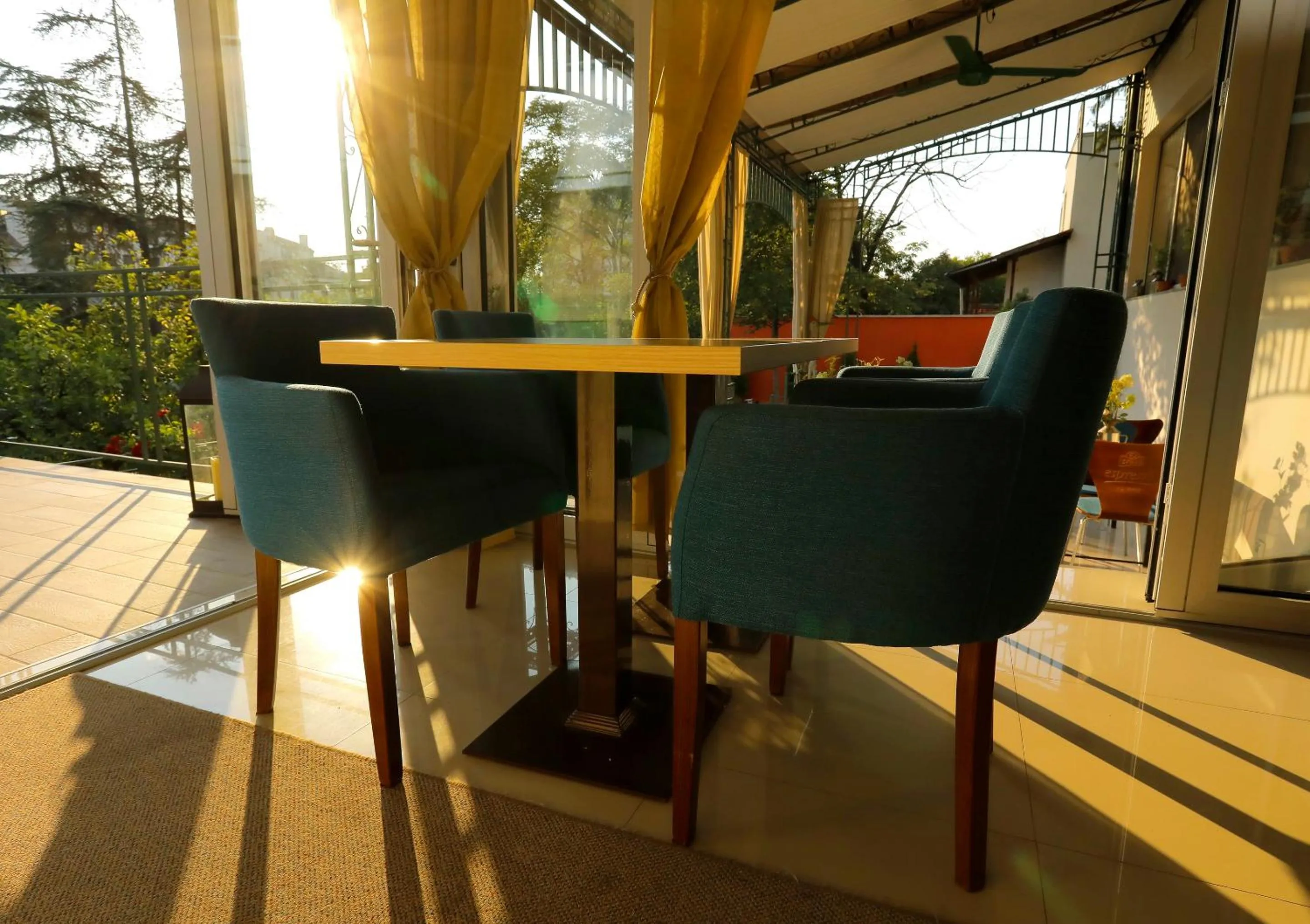 Communal lounge/ TV room in Bed & Breakfast Garden40