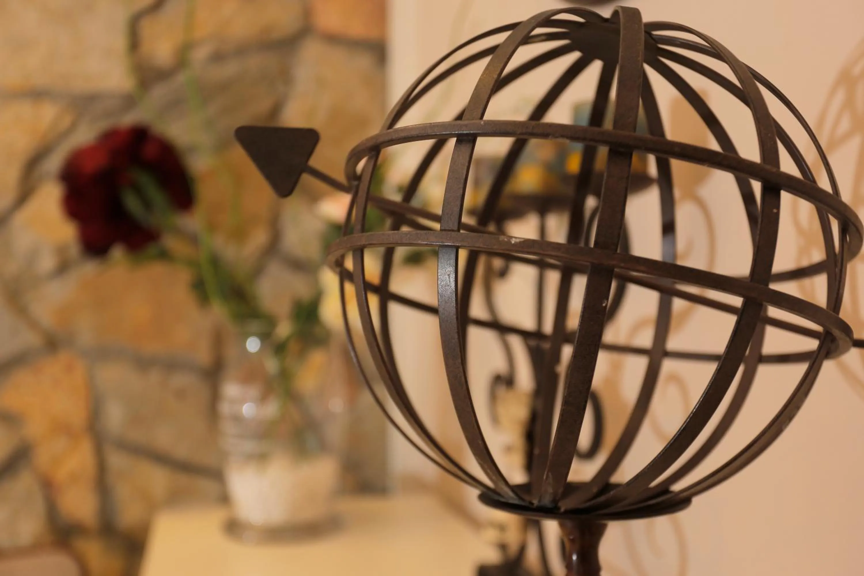 Decorative detail in Bed & Breakfast Garden40