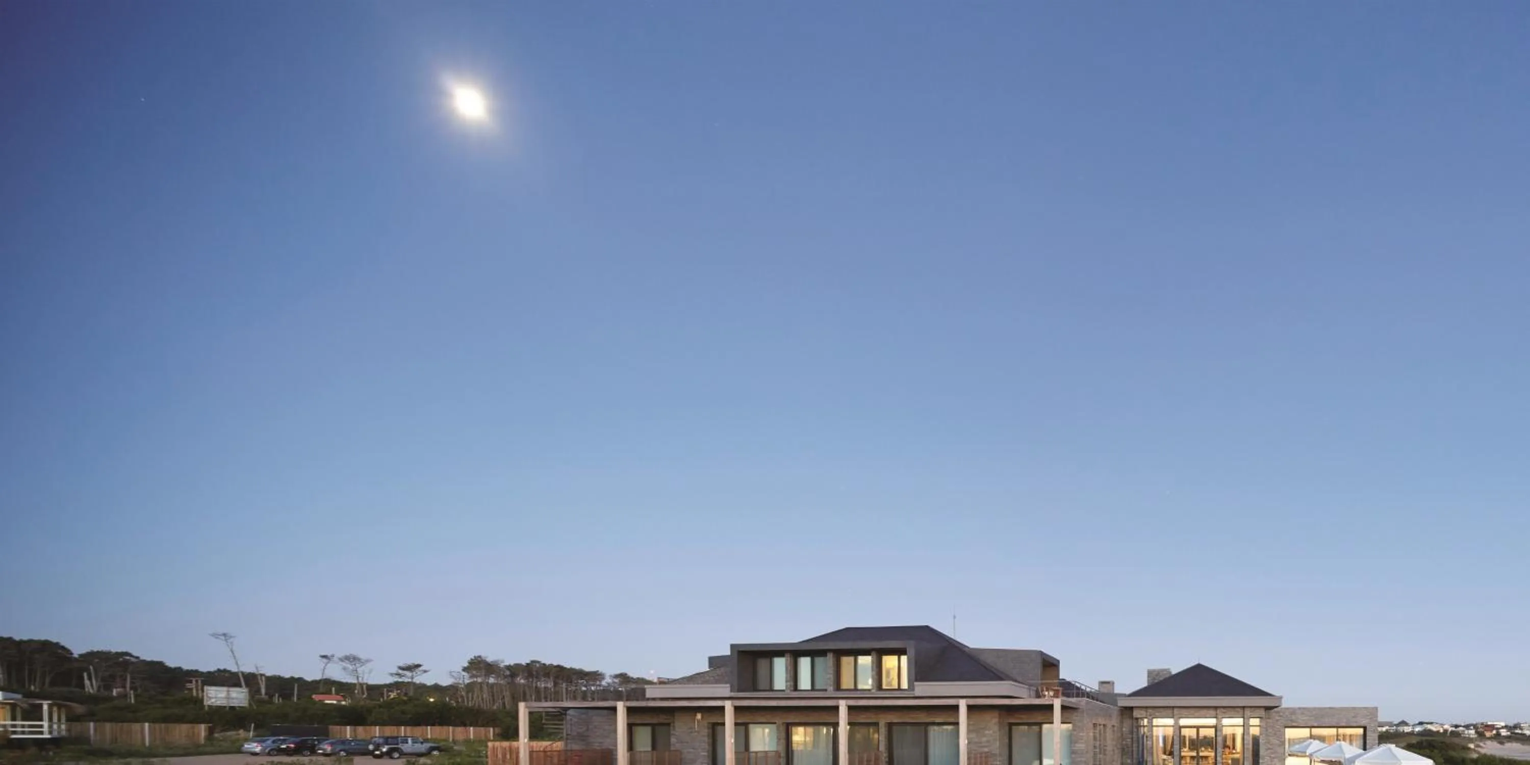 Facade/entrance in Bahia Vik