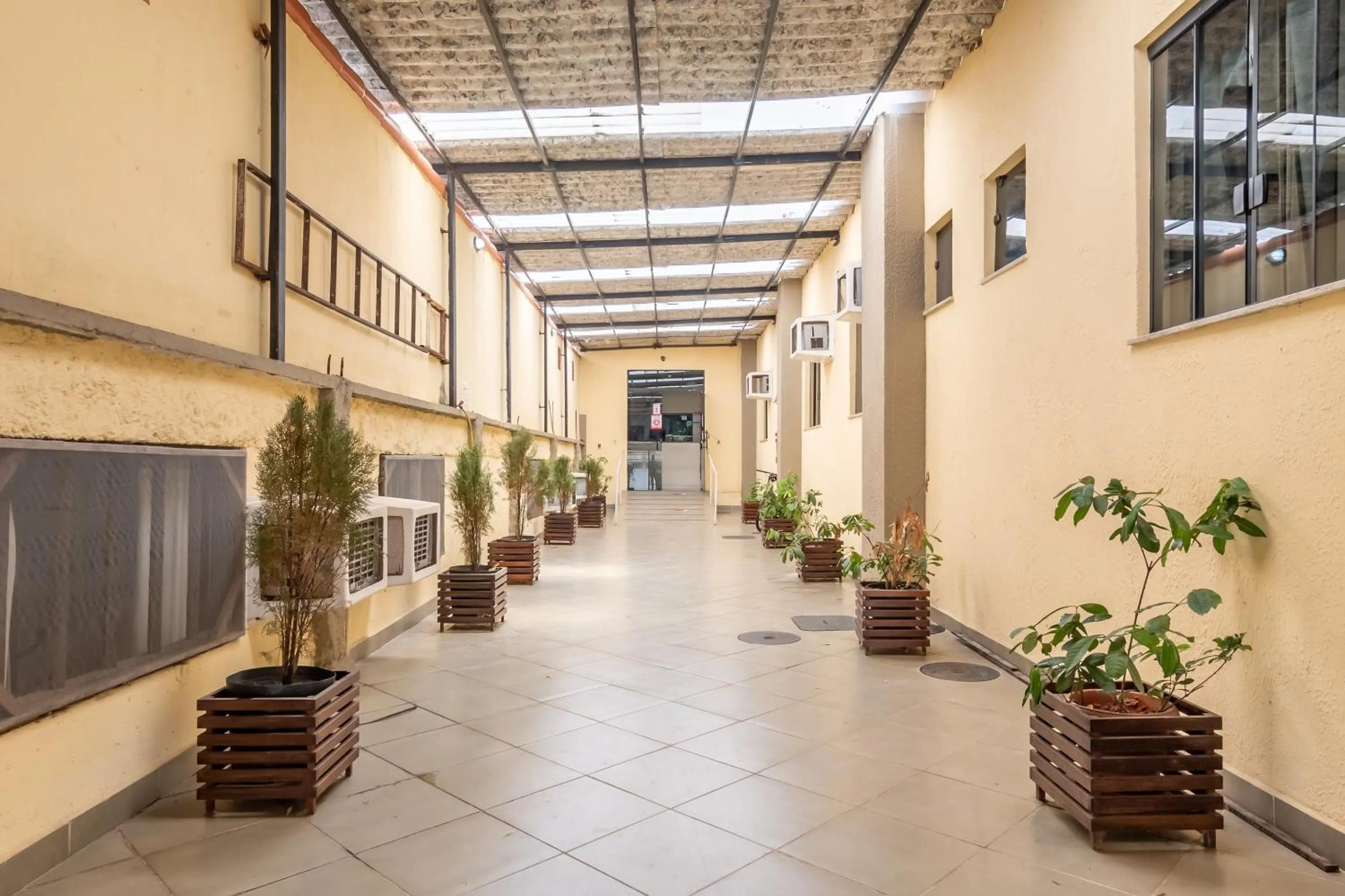 Facade/entrance in OYO Residencial Muriqui Apart Hotel, Mangaratiba