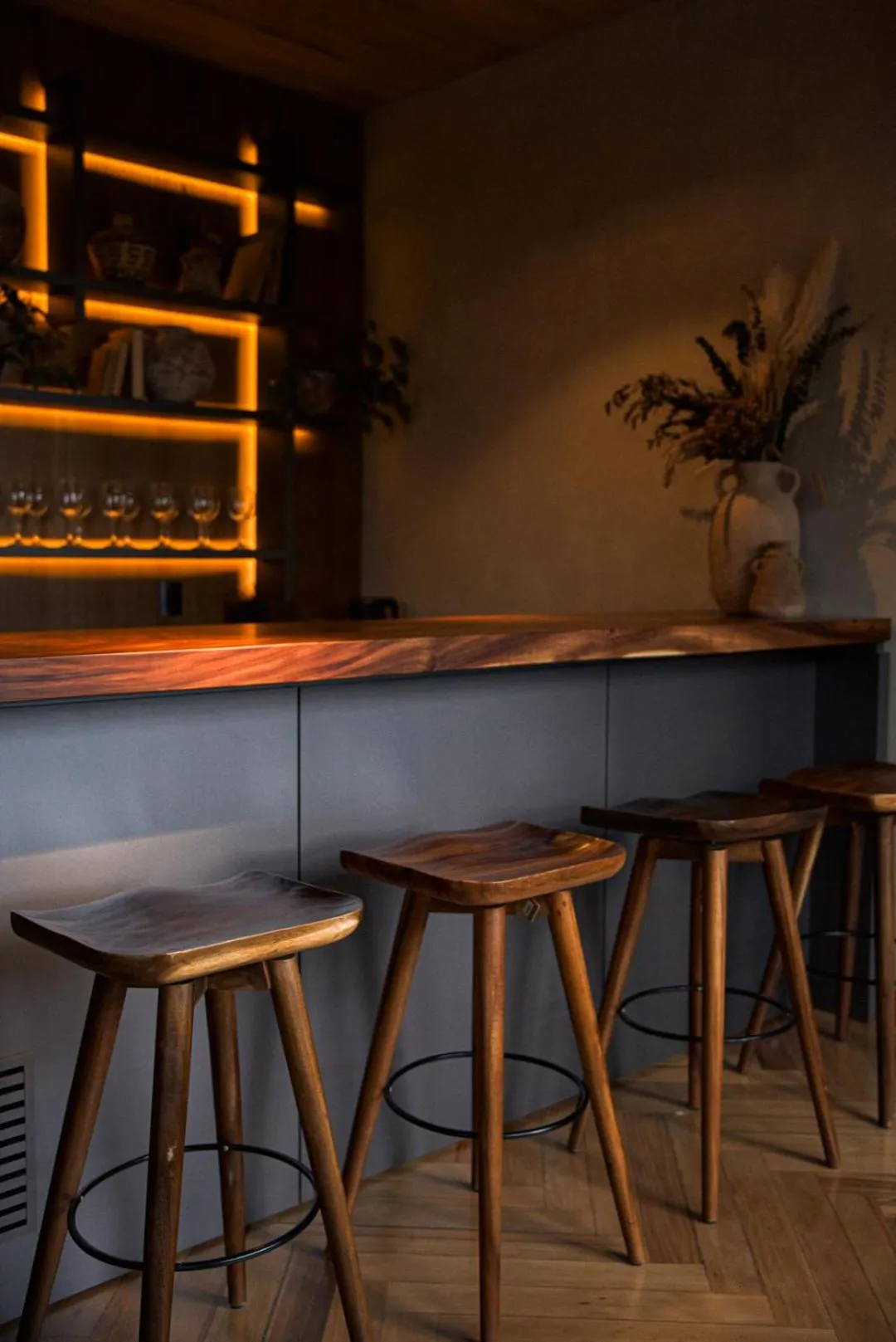 Communal lounge/ TV room in Mater Hotel