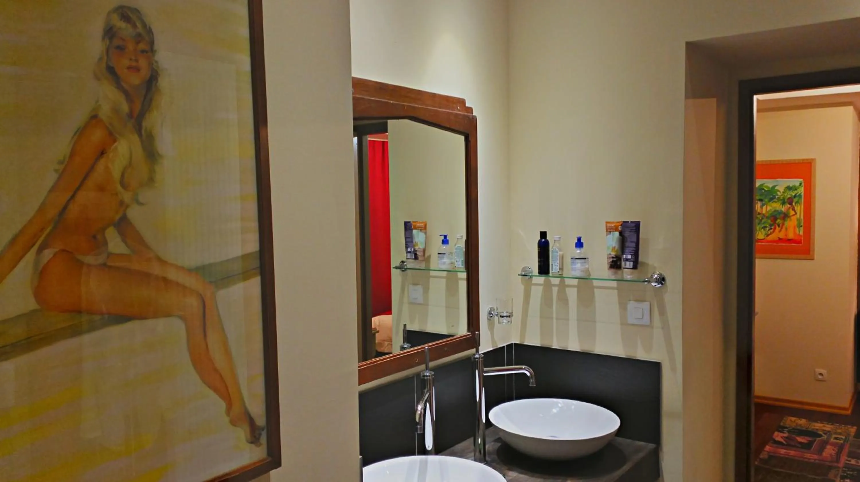 Bathroom in La Chouette Maison - Chambres d'hôtes et Gîte en Ville