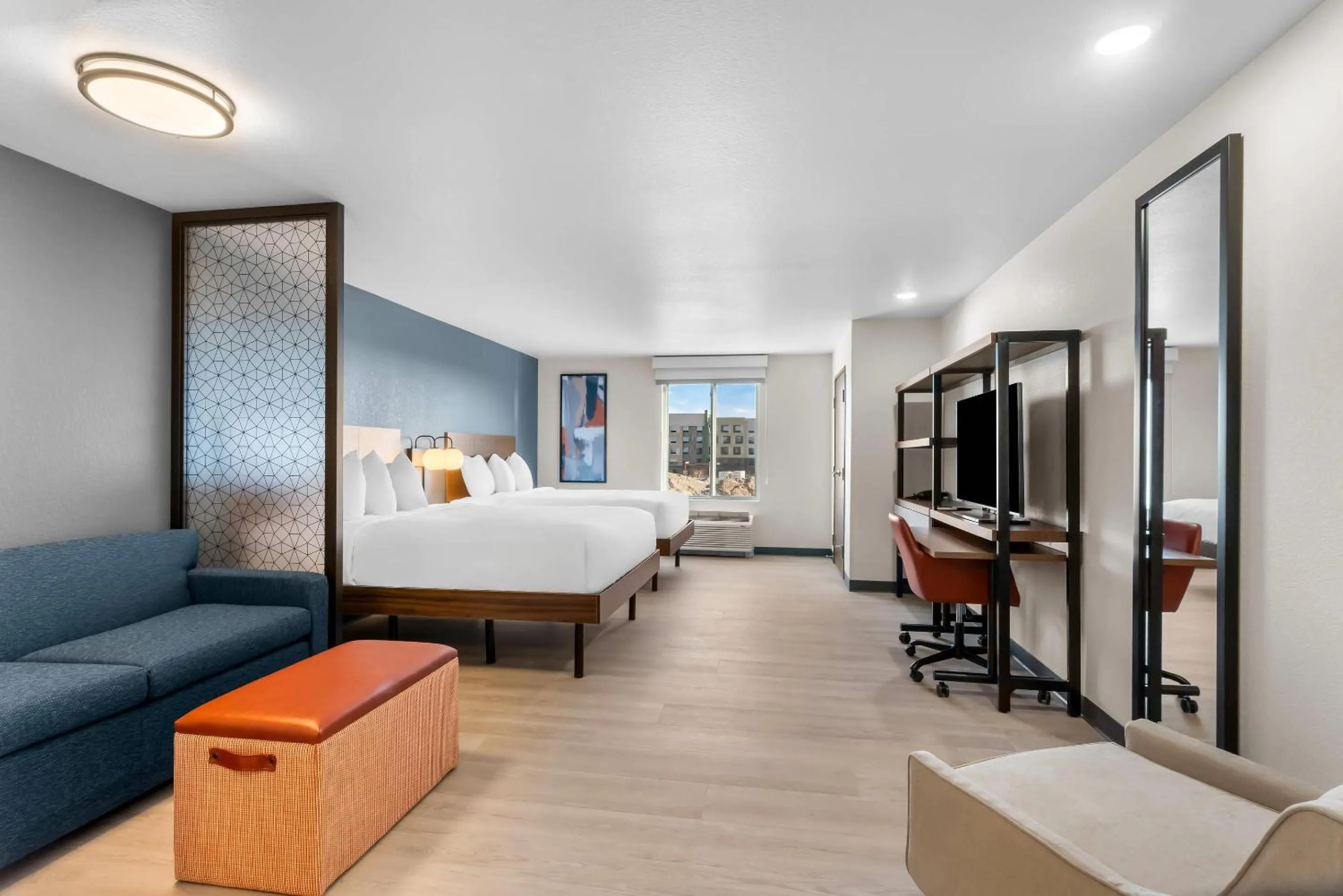 Bed in Everhome Suites Cheyenne