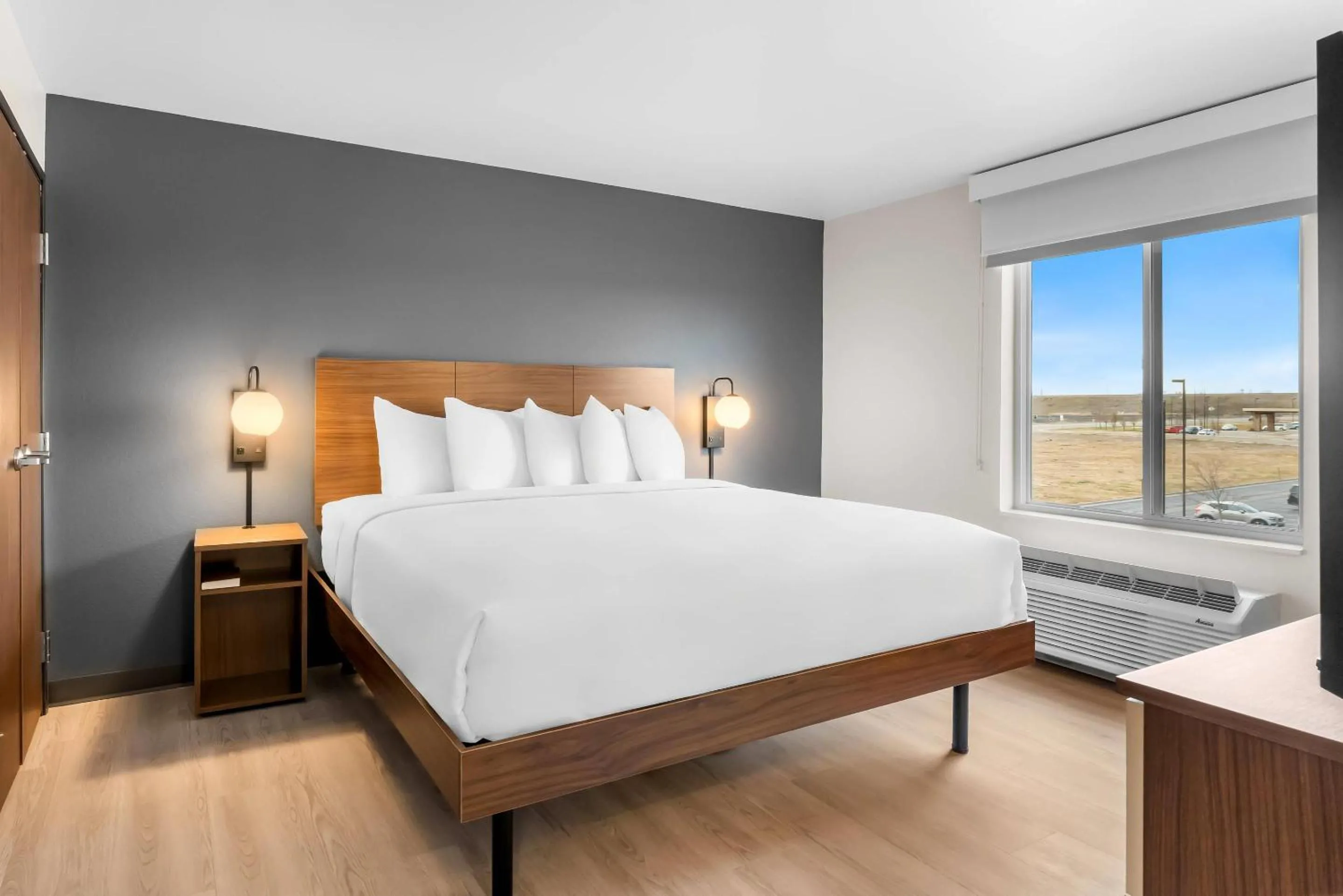 Bed in Everhome Suites Cheyenne