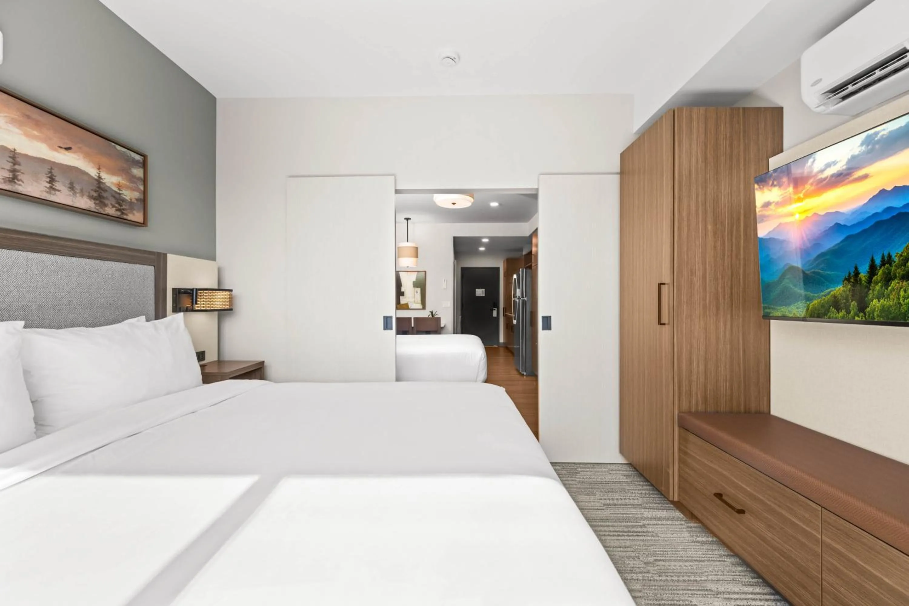Deluxe Studio in The Kulshan Hotel