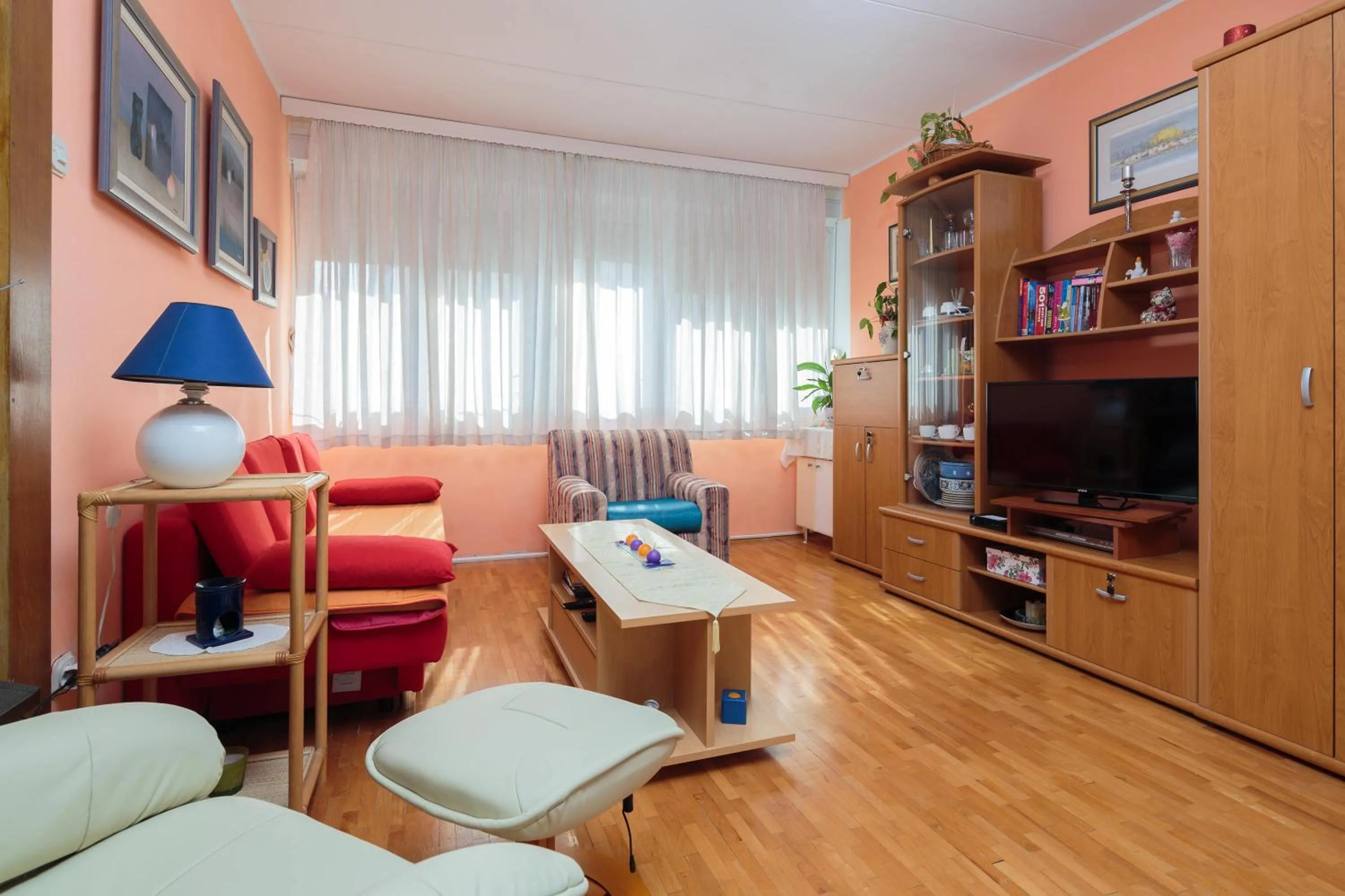 Comfortable and fully furbished apartment Karolina in the center