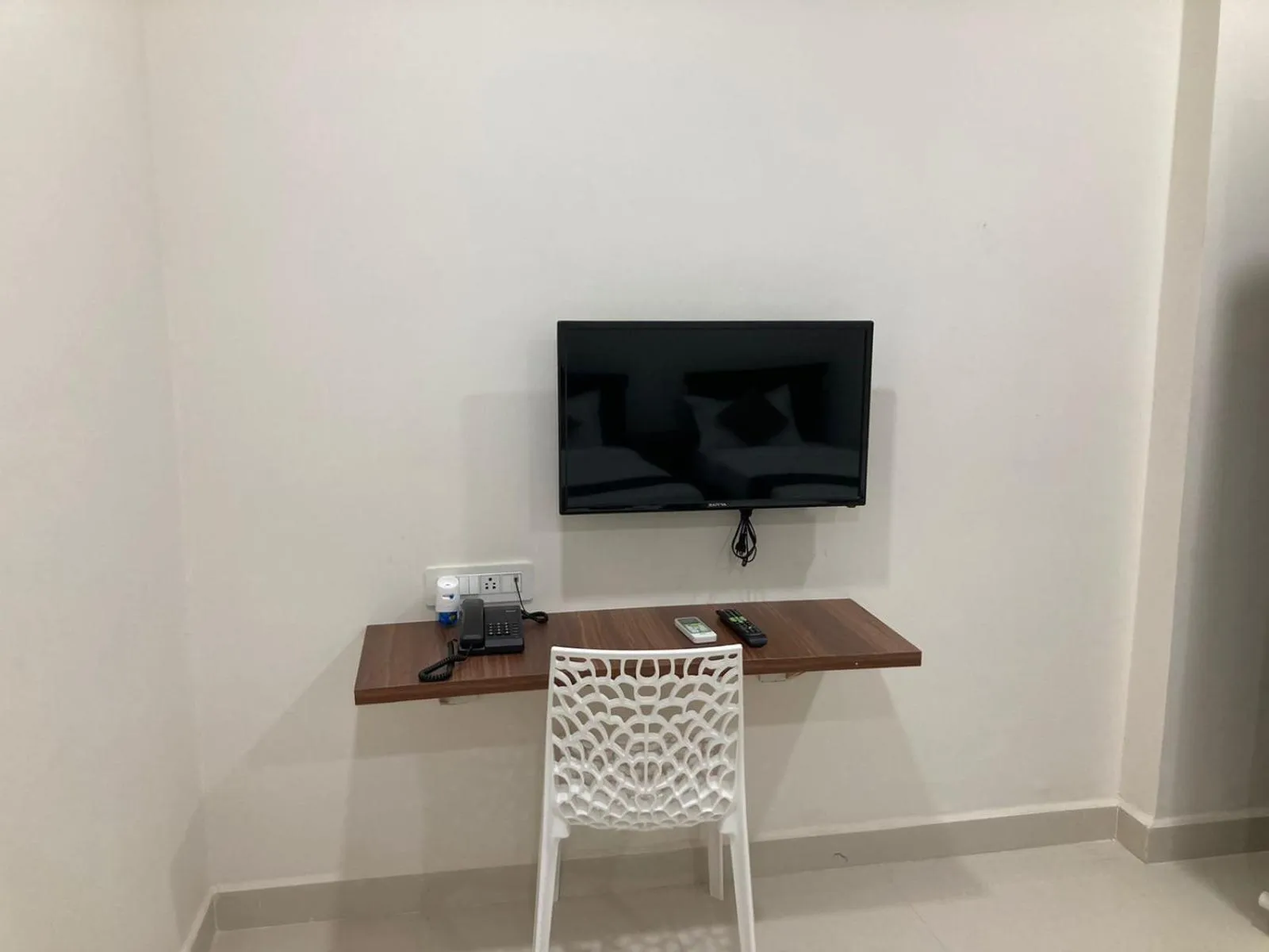 TV and multimedia in NirmalVilla Corporate Hotel