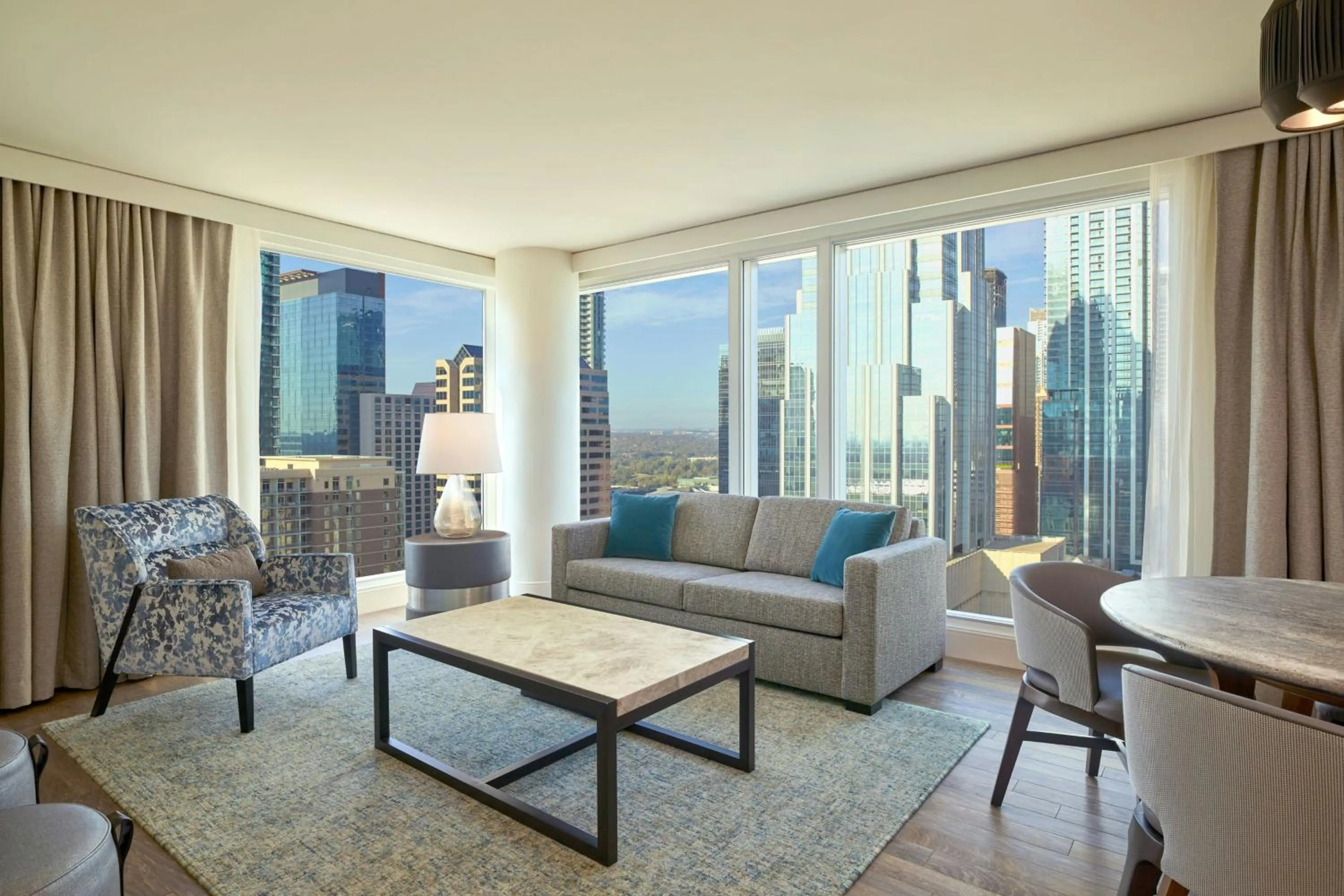 Living room in The Westin Austin Downtown