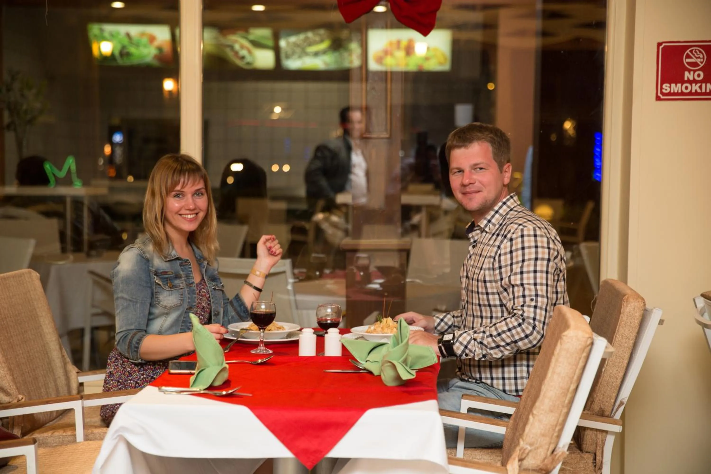 Dinner in Titanic Aqua Park Resort - Families and Couples only