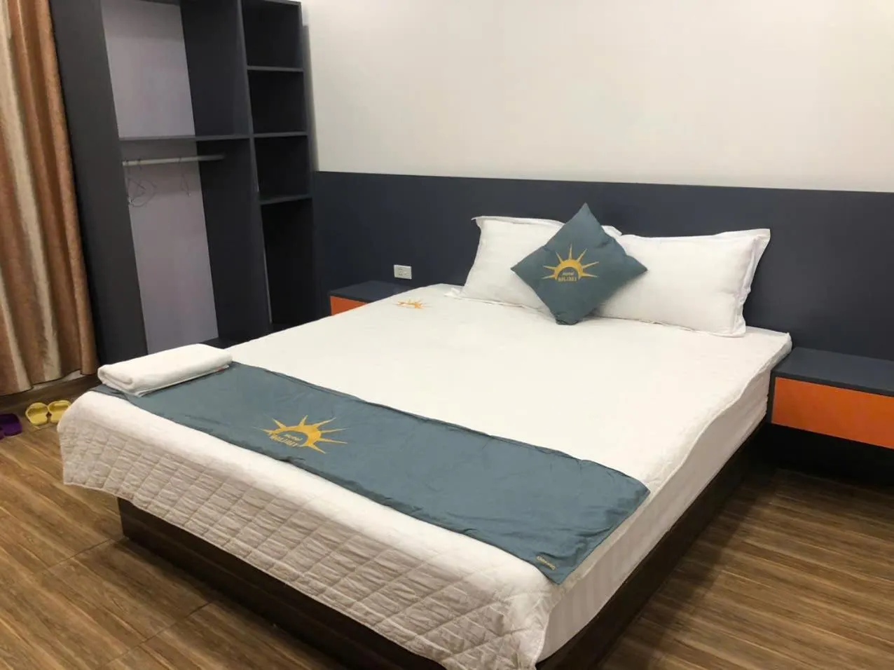 Bedroom, Bed in Holiday Hotel 2