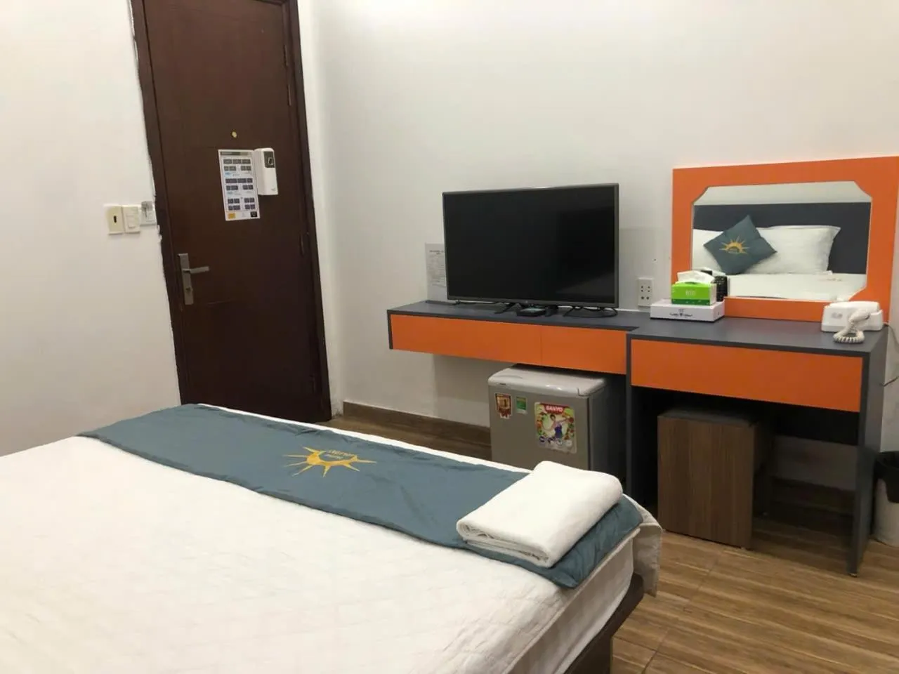 Bedroom, Bed in Holiday Hotel 2