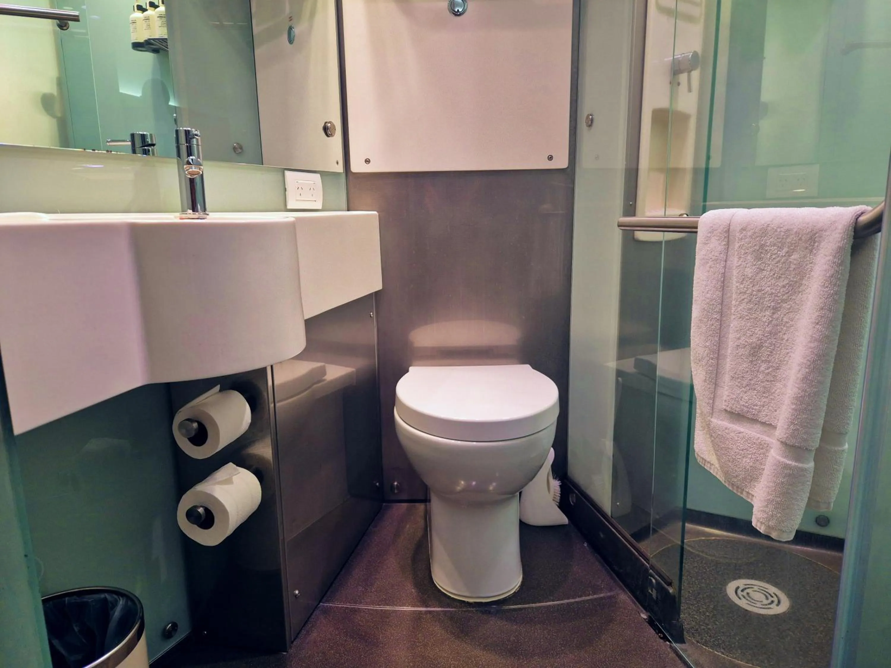 Toilet in BreakFree on Cashel, an Accor Hotel