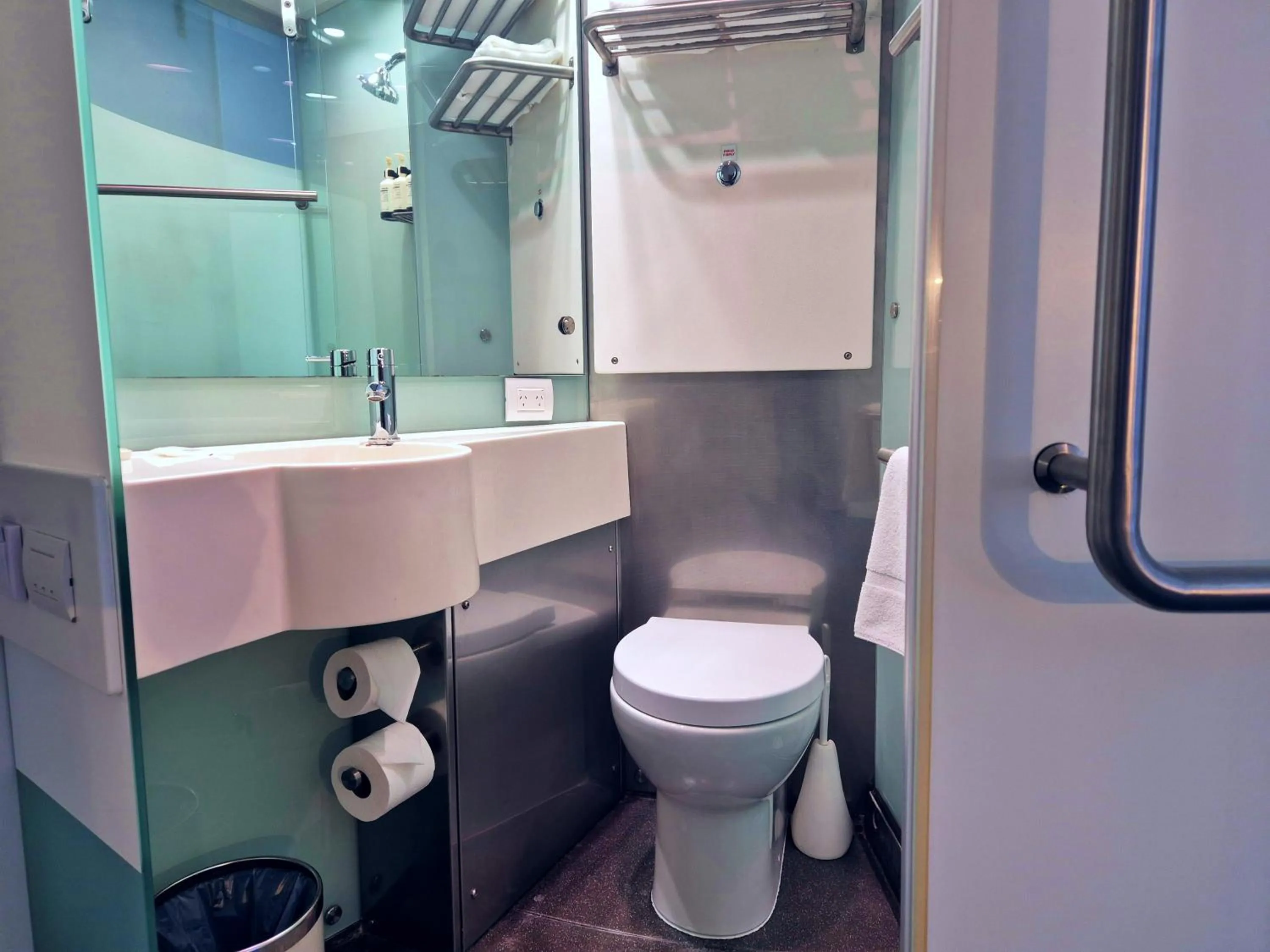 Toilet in BreakFree on Cashel, an Accor Hotel