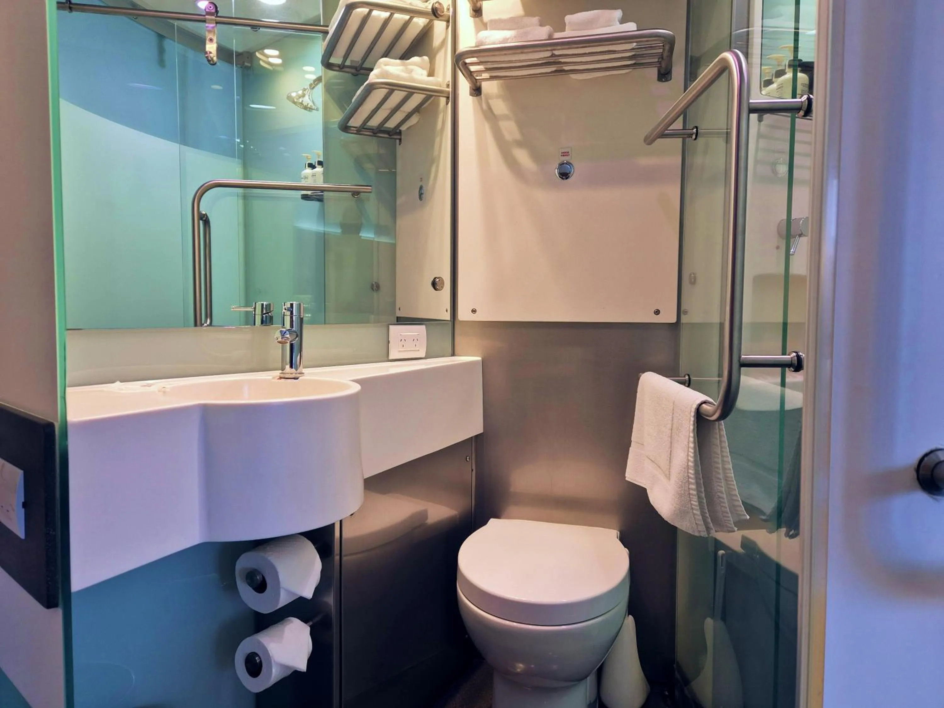 Toilet in BreakFree on Cashel, an Accor Hotel