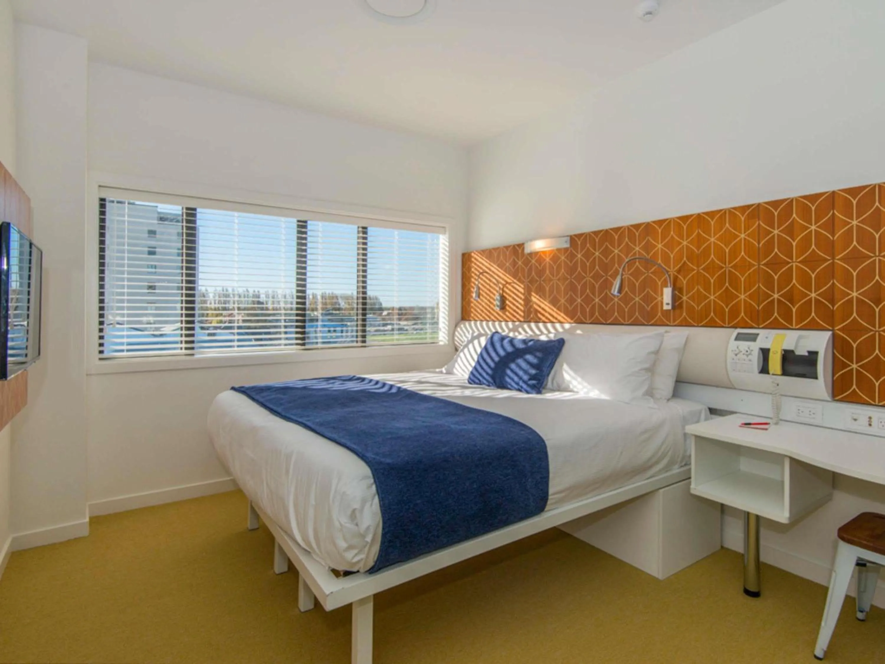 Bedroom, Bed in BreakFree on Cashel, an Accor Hotel