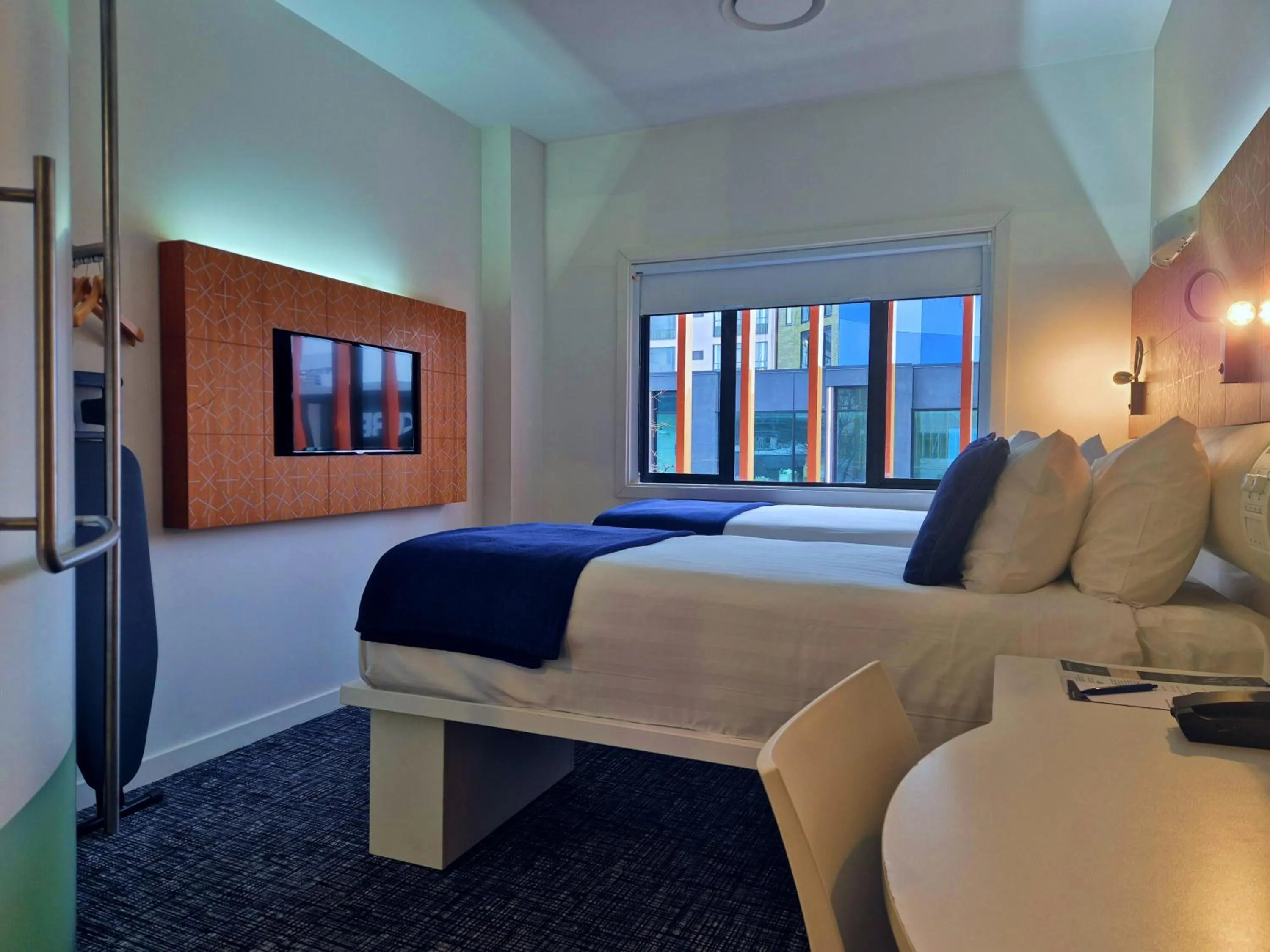 Bed in BreakFree on Cashel, an Accor Hotel