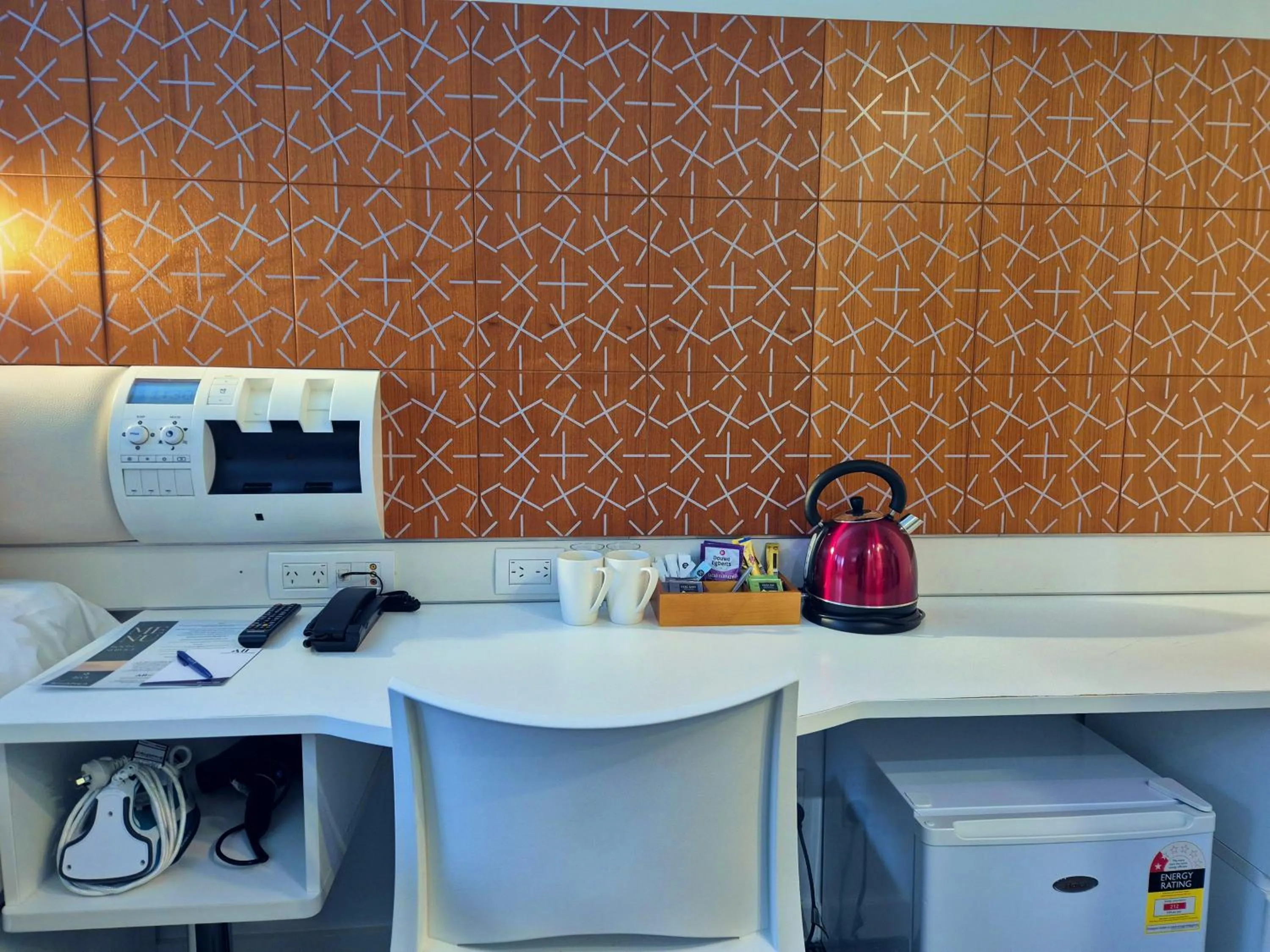 Coffee/tea facilities in BreakFree on Cashel, an Accor Hotel