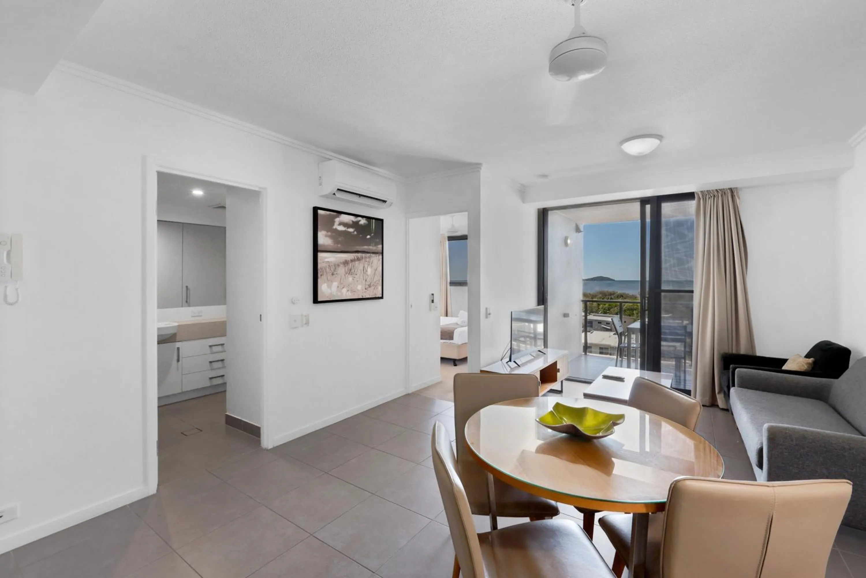 Dining area in Pacific Sands Apartments Mackay