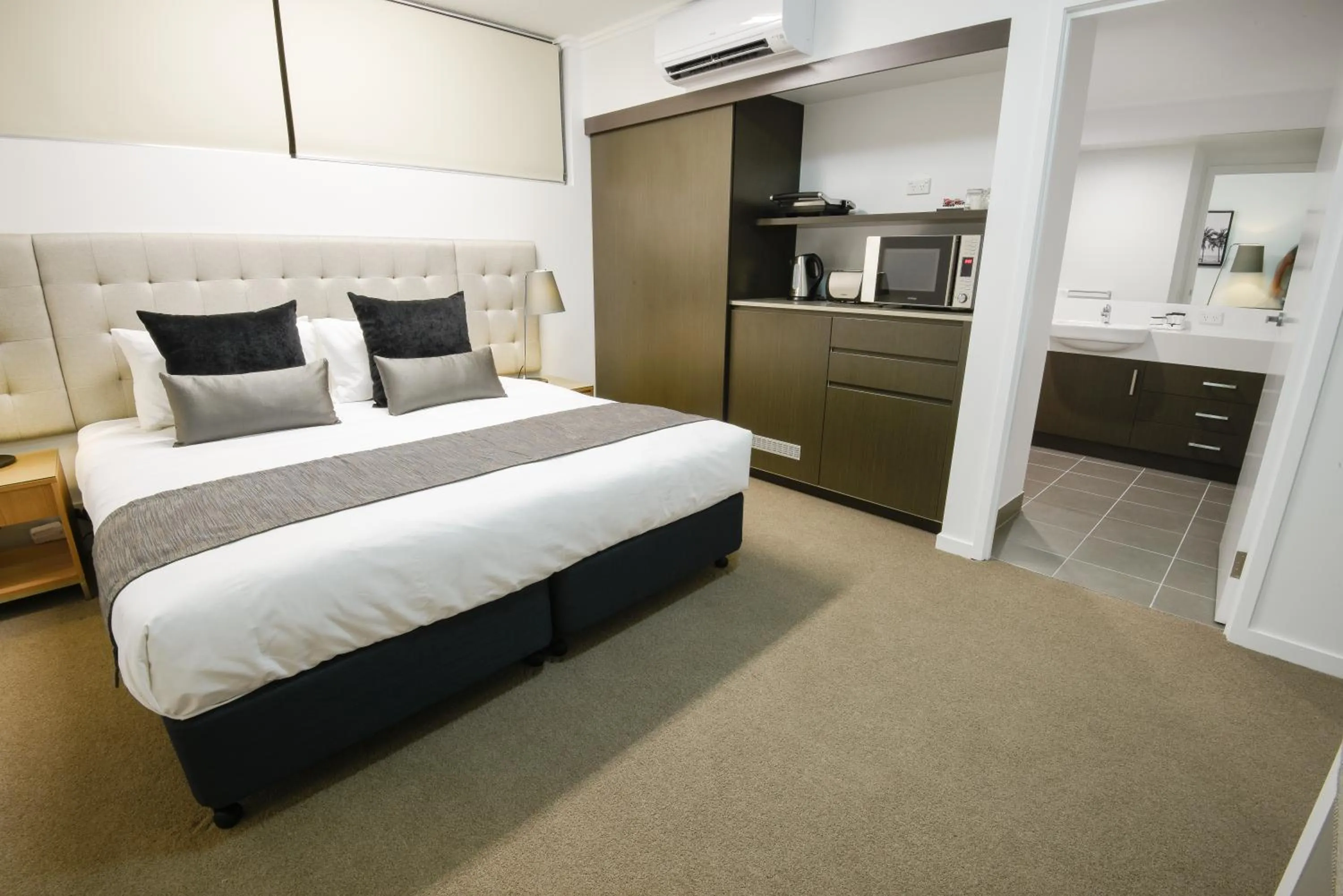 Bedroom, Bed in Pacific Sands Apartments Mackay