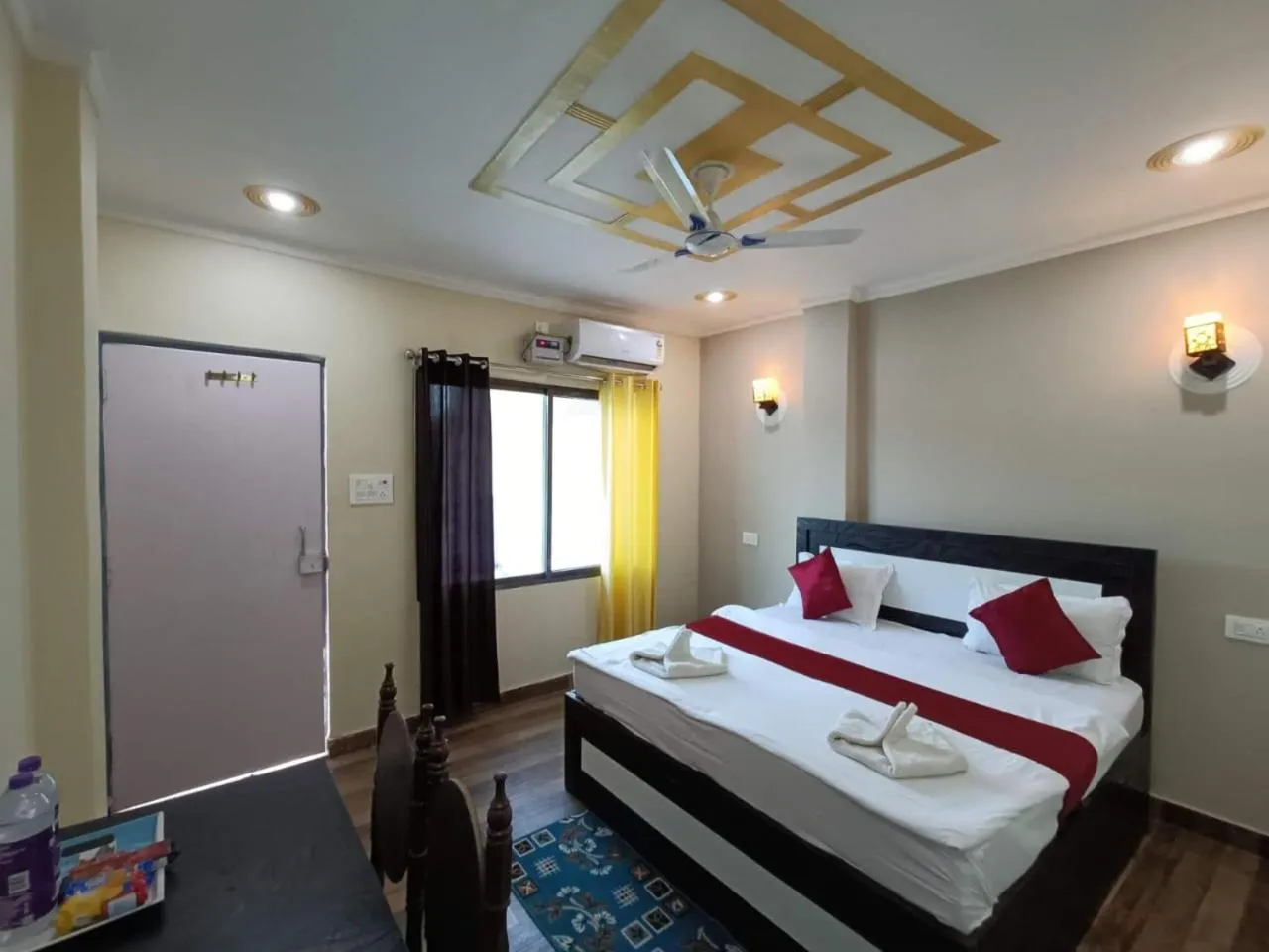 Bed in Mohit Paying Guest House